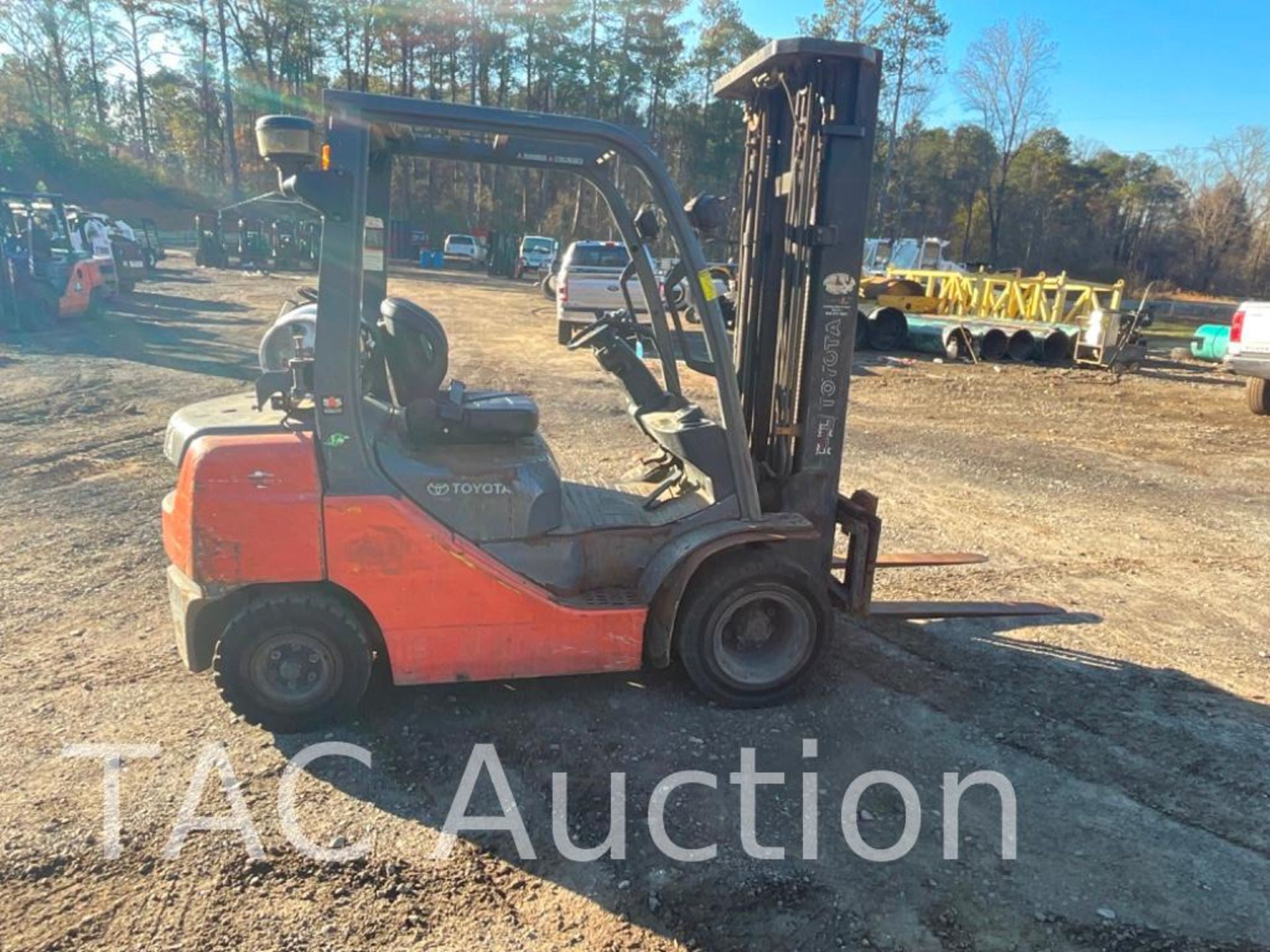 2016 Toyota 8FGU25 5,000lb Forklift - Image 6 of 20