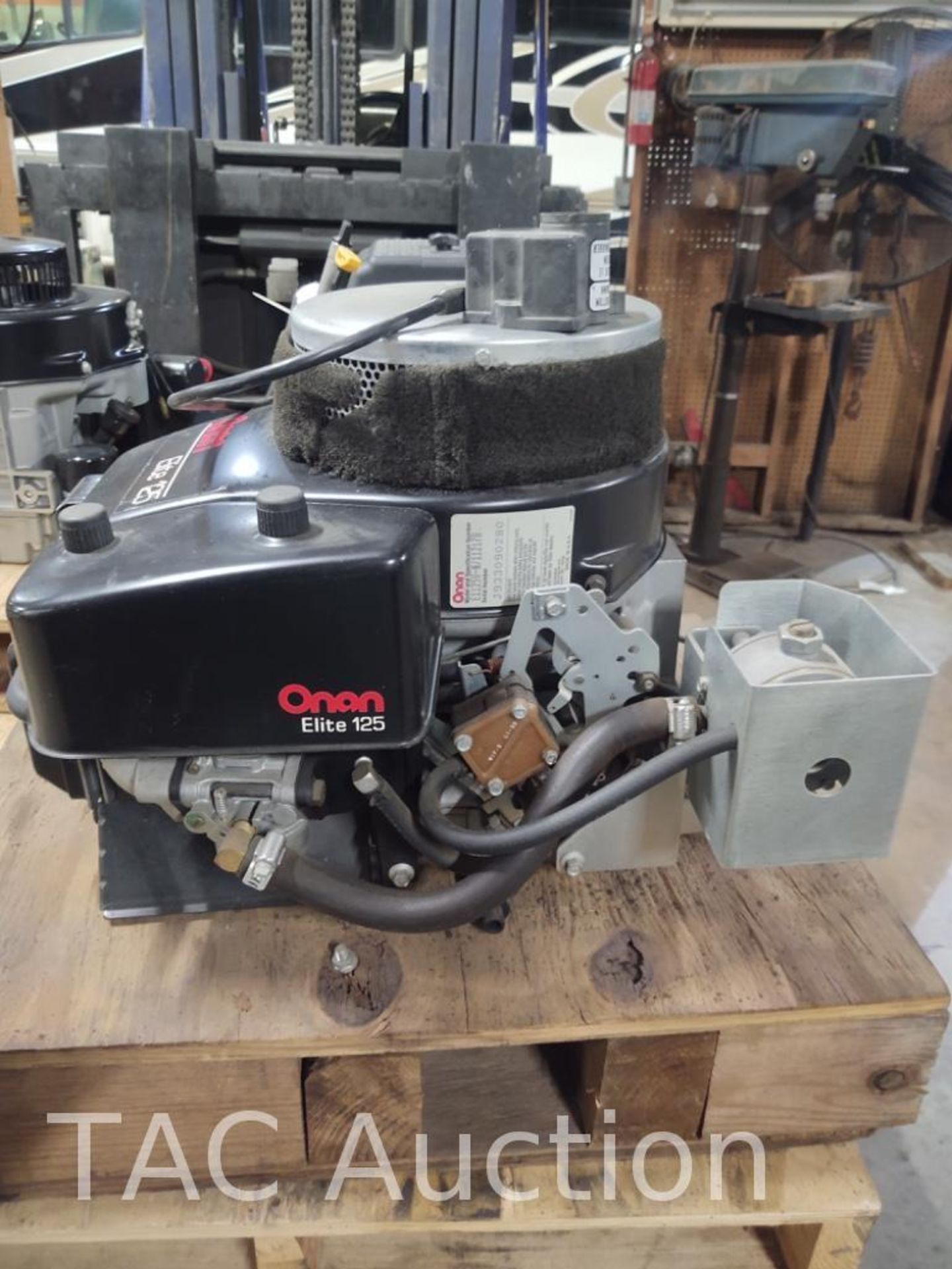 New ONAN Elite 125 Gas Engine - Image 2 of 4