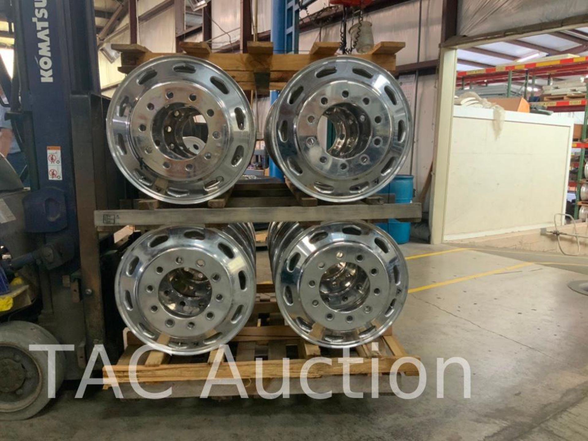 New (16) Accuride Aluminum Wheels 8.25X22.5 - Image 3 of 3