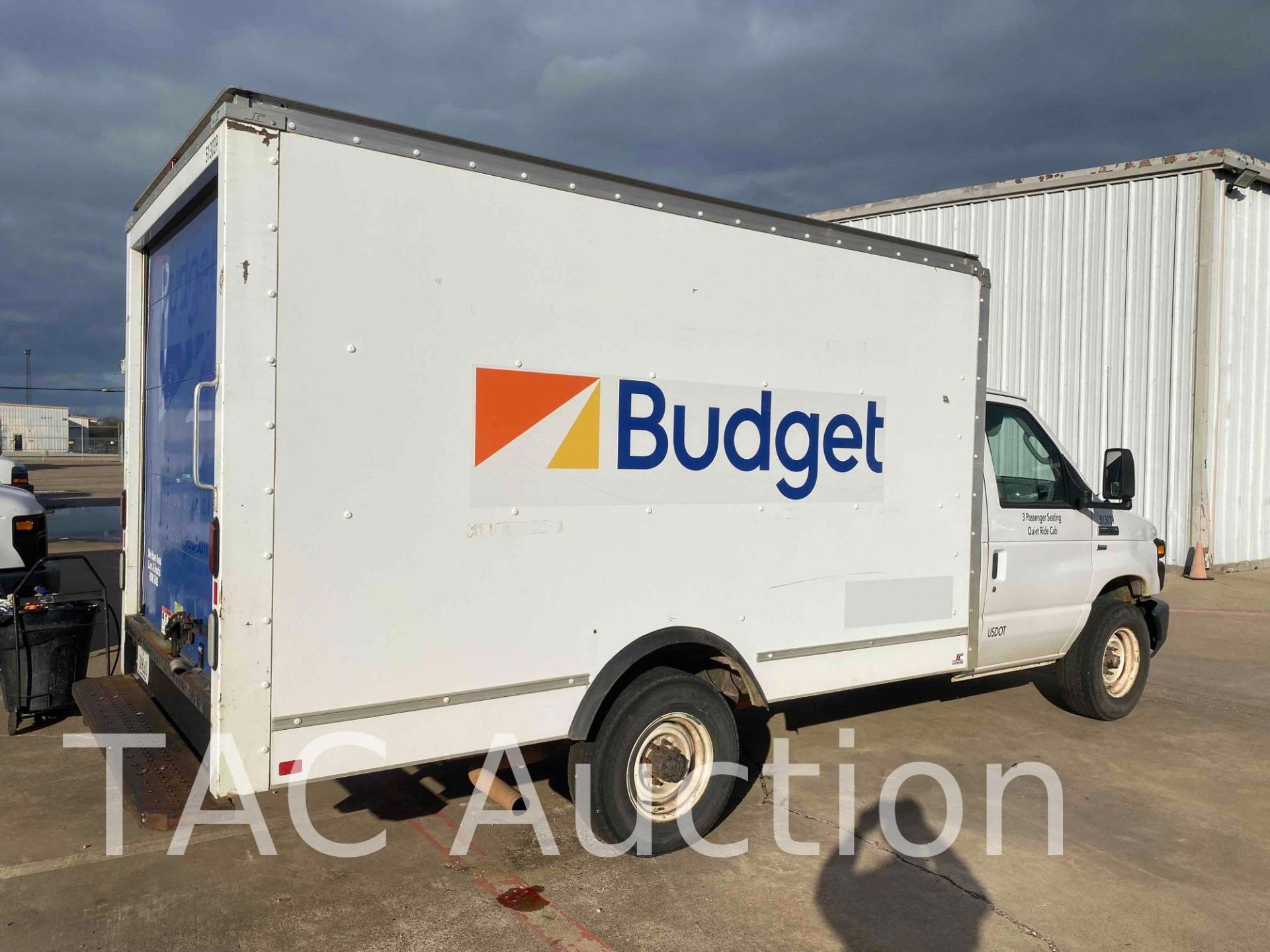 2015 Ford E-350 12ft Box Truck - Image 4 of 45