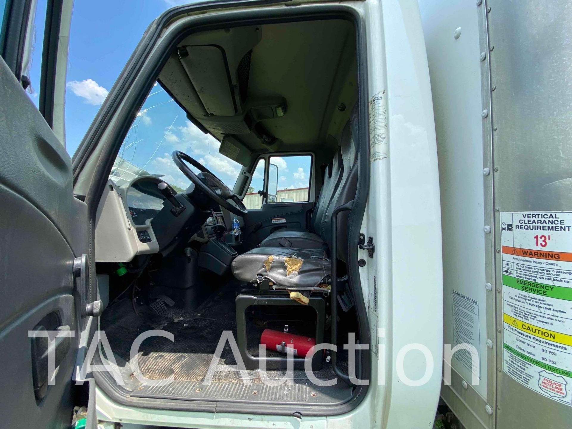 2017 International Durastar 4300 26ft Box Truck - Image 15 of 59