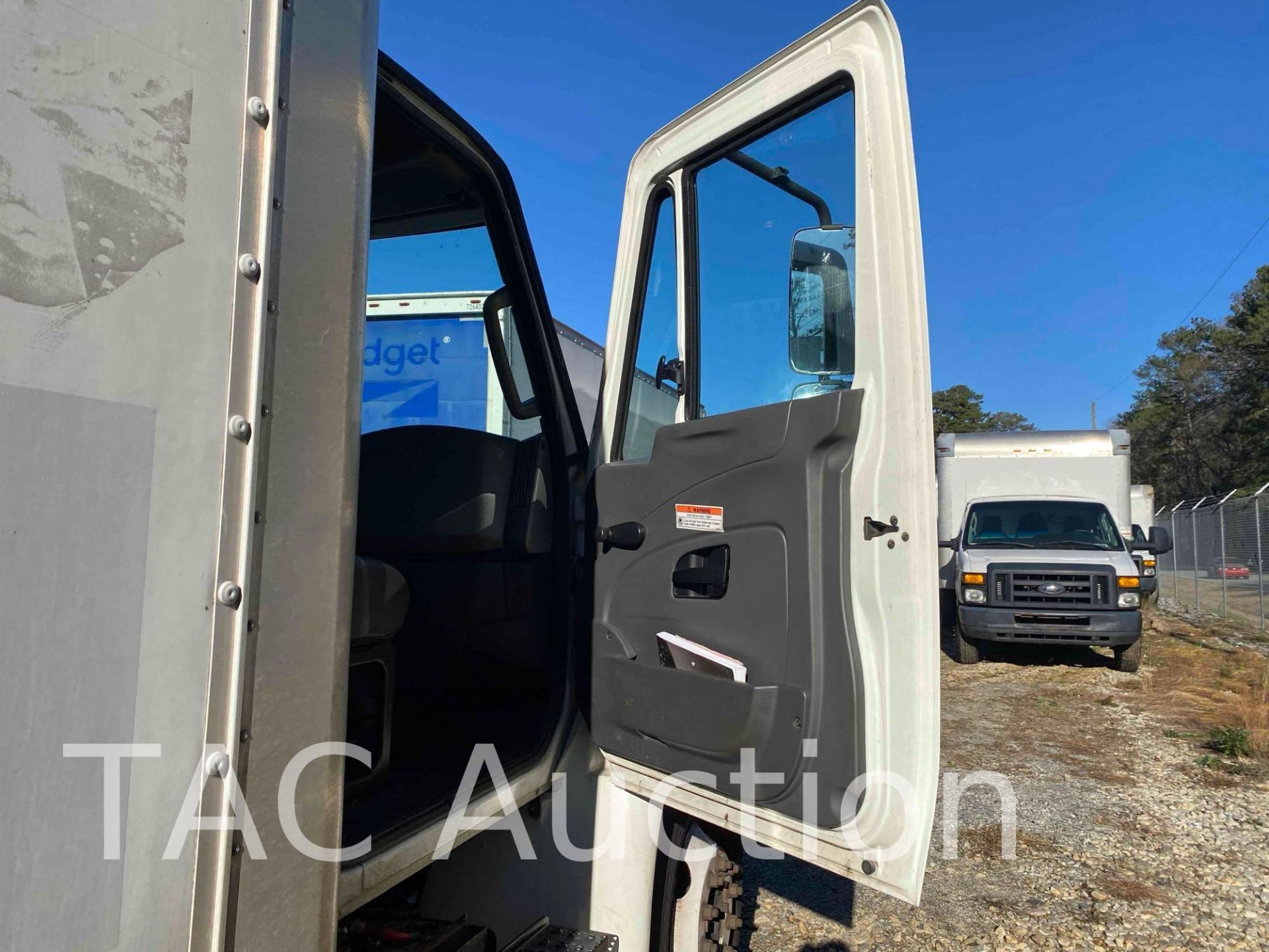 2017 International Durastar 4300 26ft Box Truck - Bild 17 aus 58