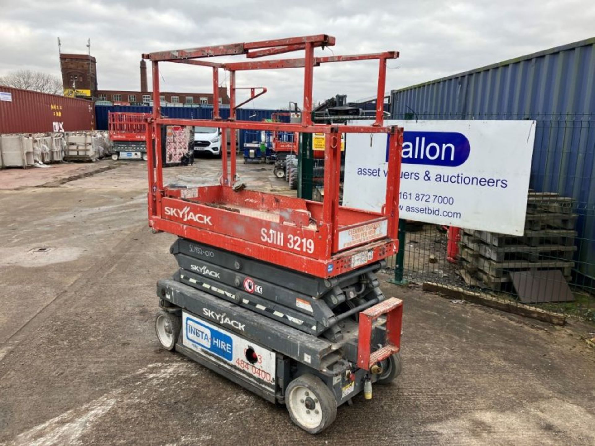 Skyjack SJIII 3219 electric scissor lift access platform (2017)