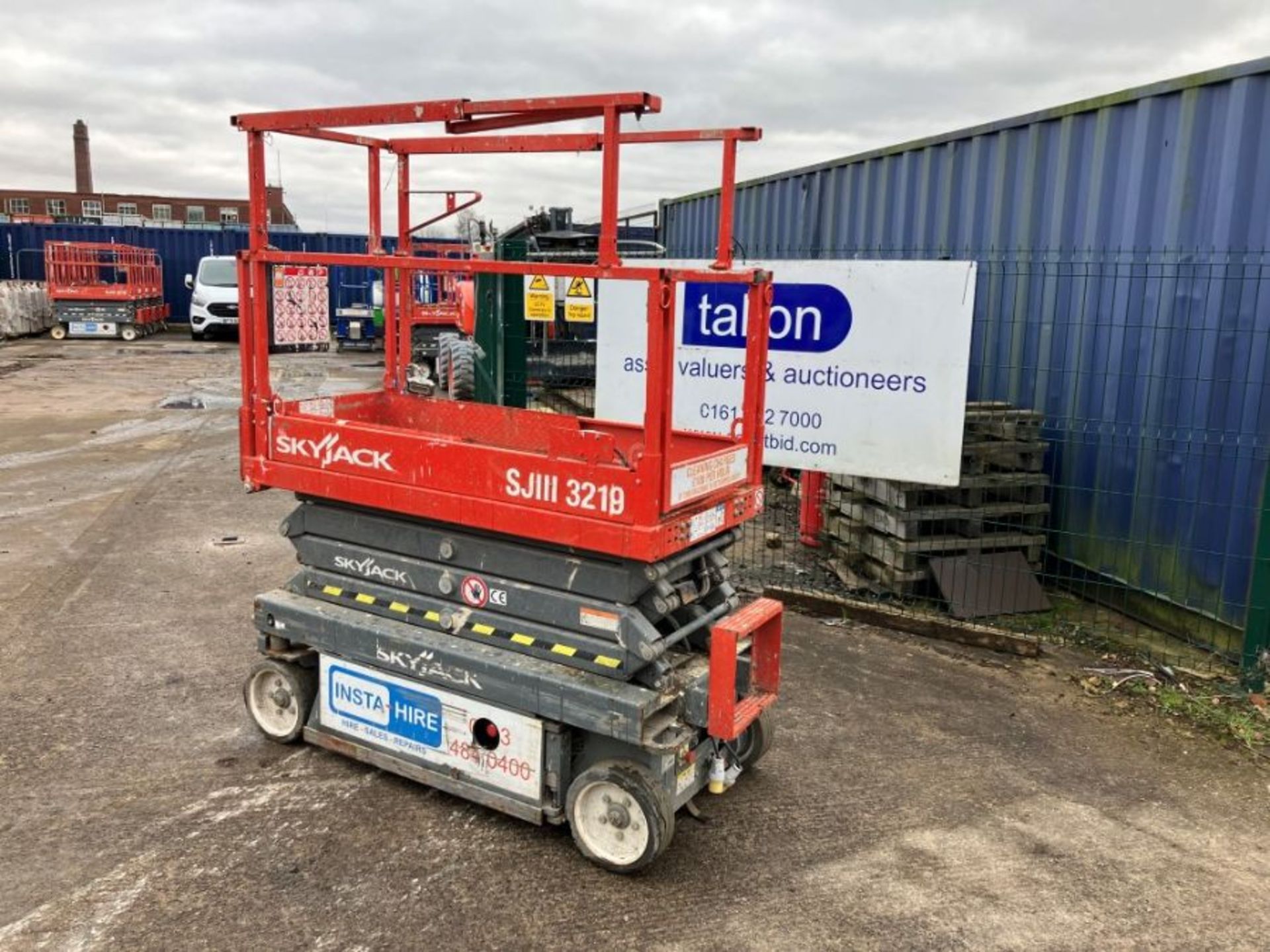 Skyjack SJIII 3219 electric scissor lift access platform (2017)