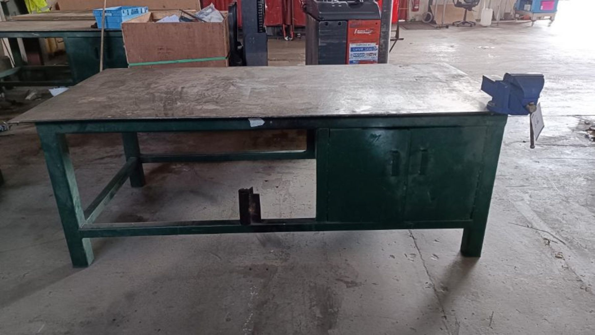 Steel work bench, vice