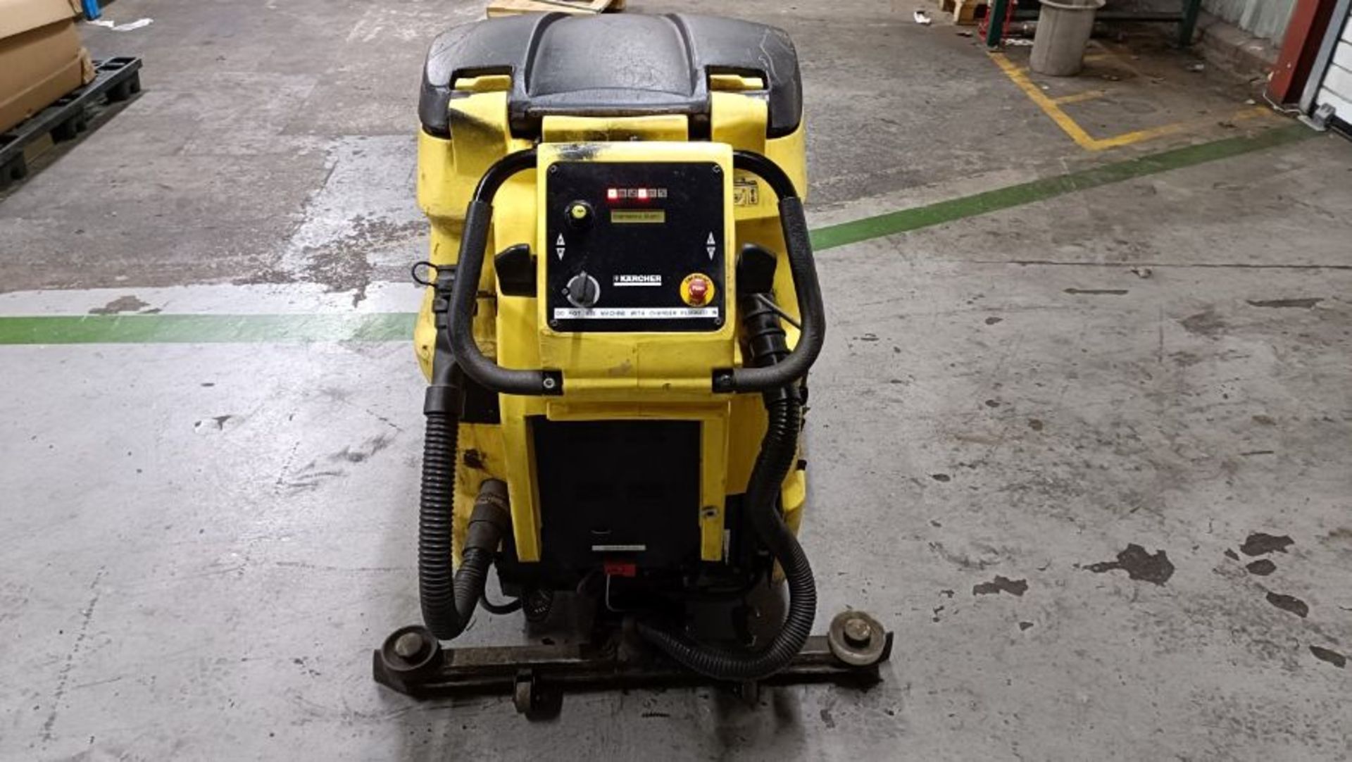 Karcher 750 DR pedestrian floor scrubber dryer with charger - Image 4 of 4