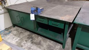 Metal Work Bench with Vice