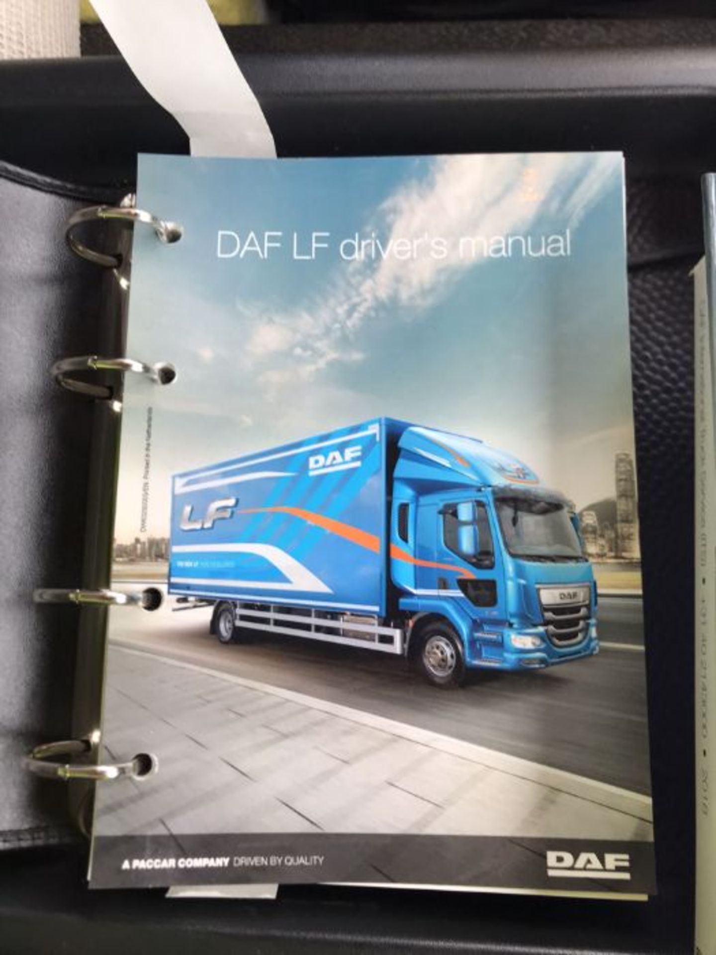 DAF LF 230 18t curtainsider (KR68 RBX) - Image 16 of 20