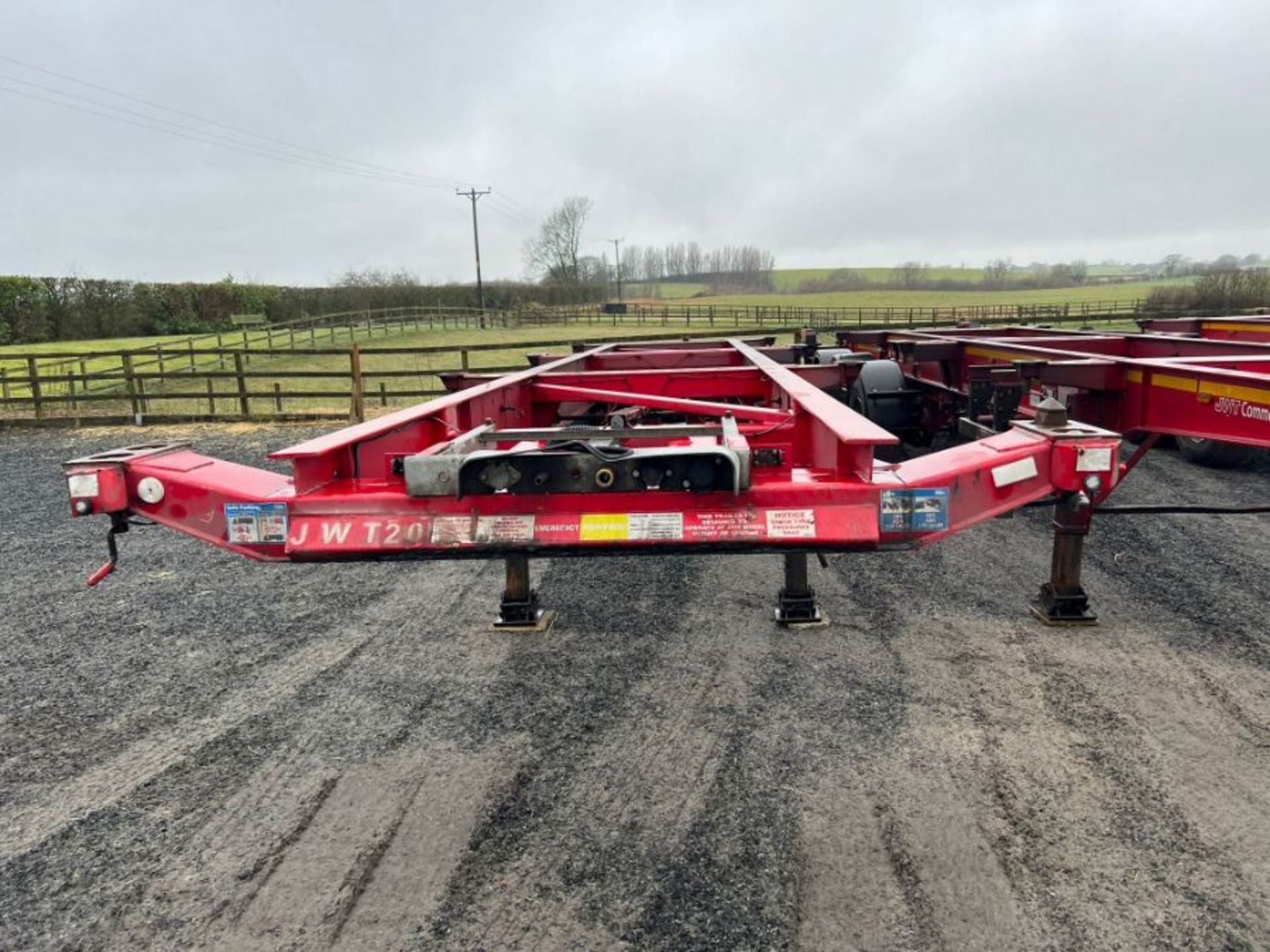 Dennison Tri-Axle Sliding Skeletal Trailer (2017) (C465793) - Image 4 of 8