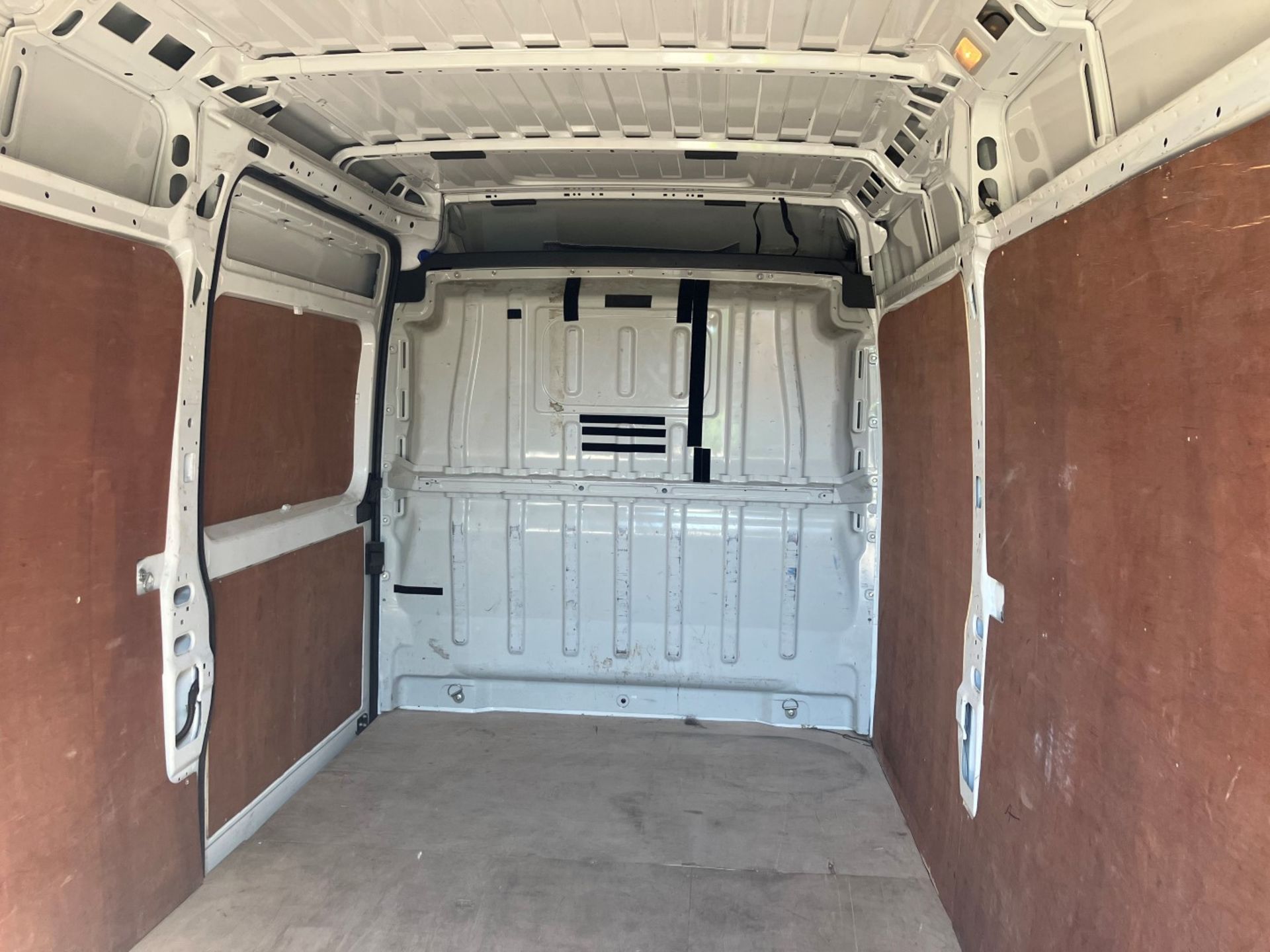 2018 Peugeot Boxer 335 L3 Diesel 2.0 BlueHDi H2 Professional Van - Image 12 of 19