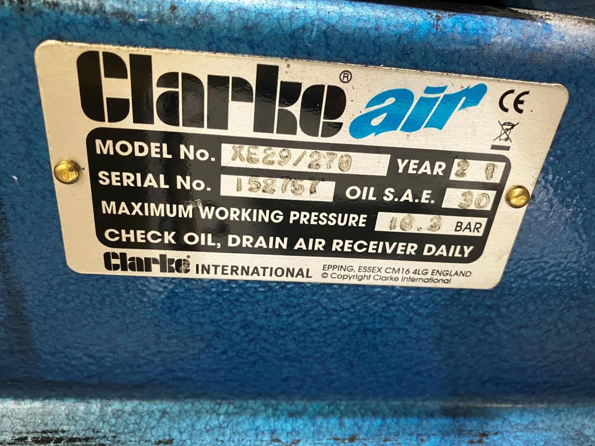 Clarke XE29/270 receiver mounted air compressor (2021) - Image 2 of 4