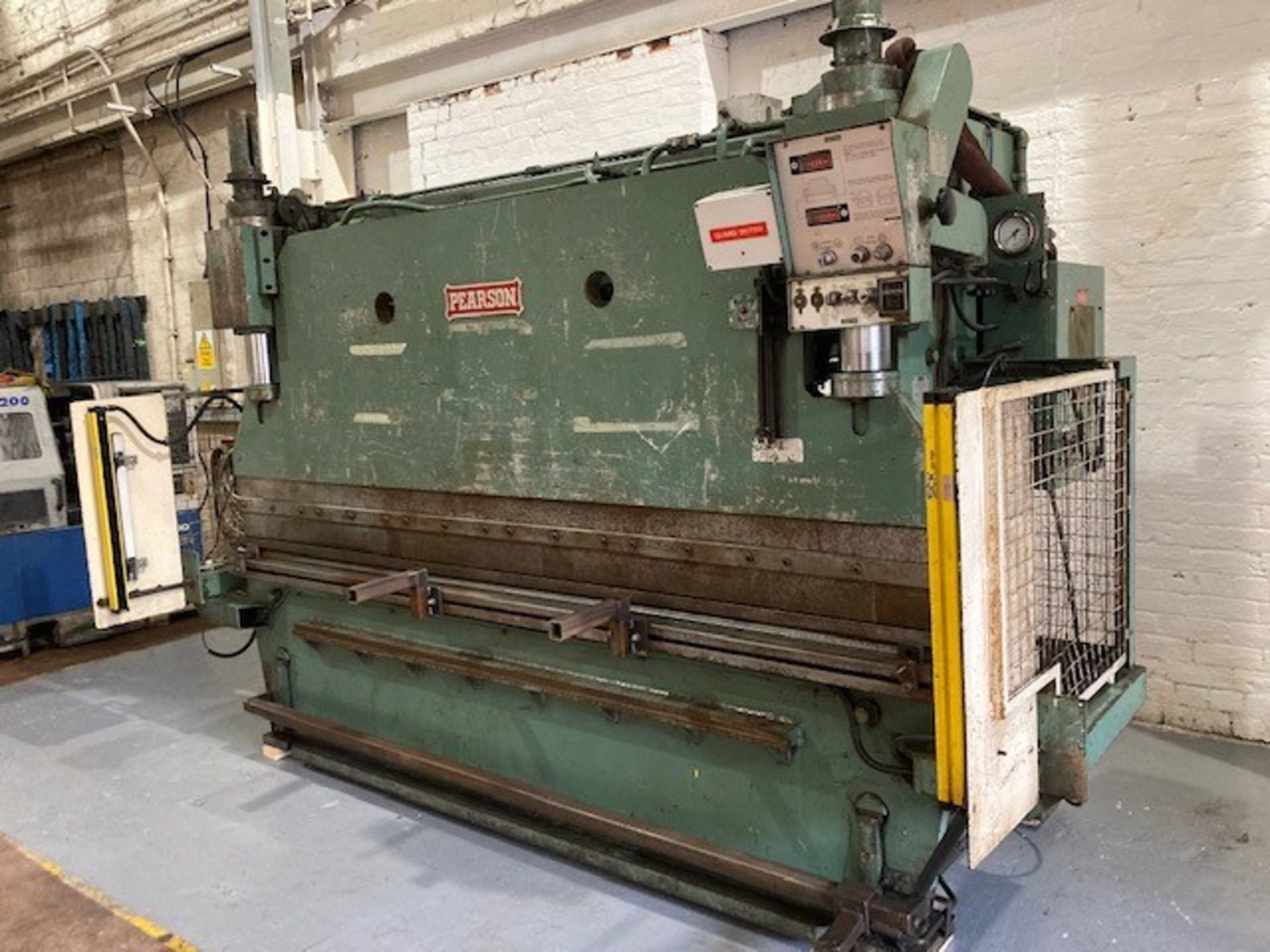 Pearson 10’3” x 100 Ton Hydraulic Pressbrake - Image 3 of 15