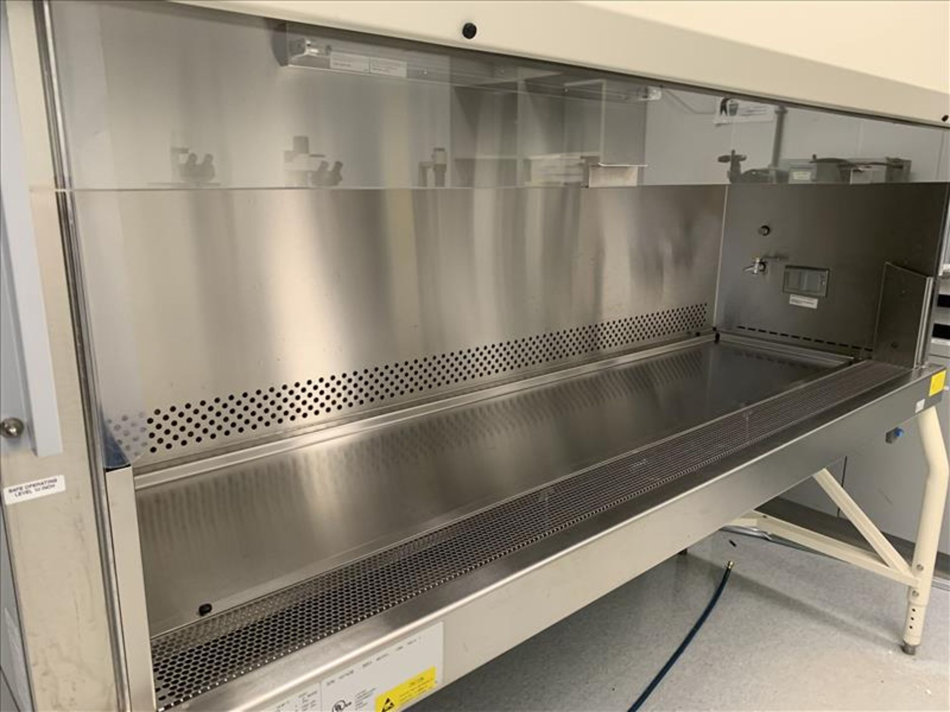 Thermo Electron 6 Ft. Class II, A2, Biosafety Cabinet, Stand mod. 1286 S/N 107428 - Image 3 of 4