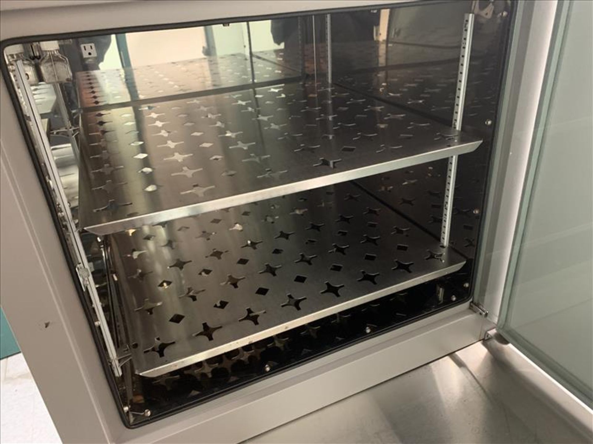 VWR Scientific Incubator Oven mod. 1535 - Image 2 of 2