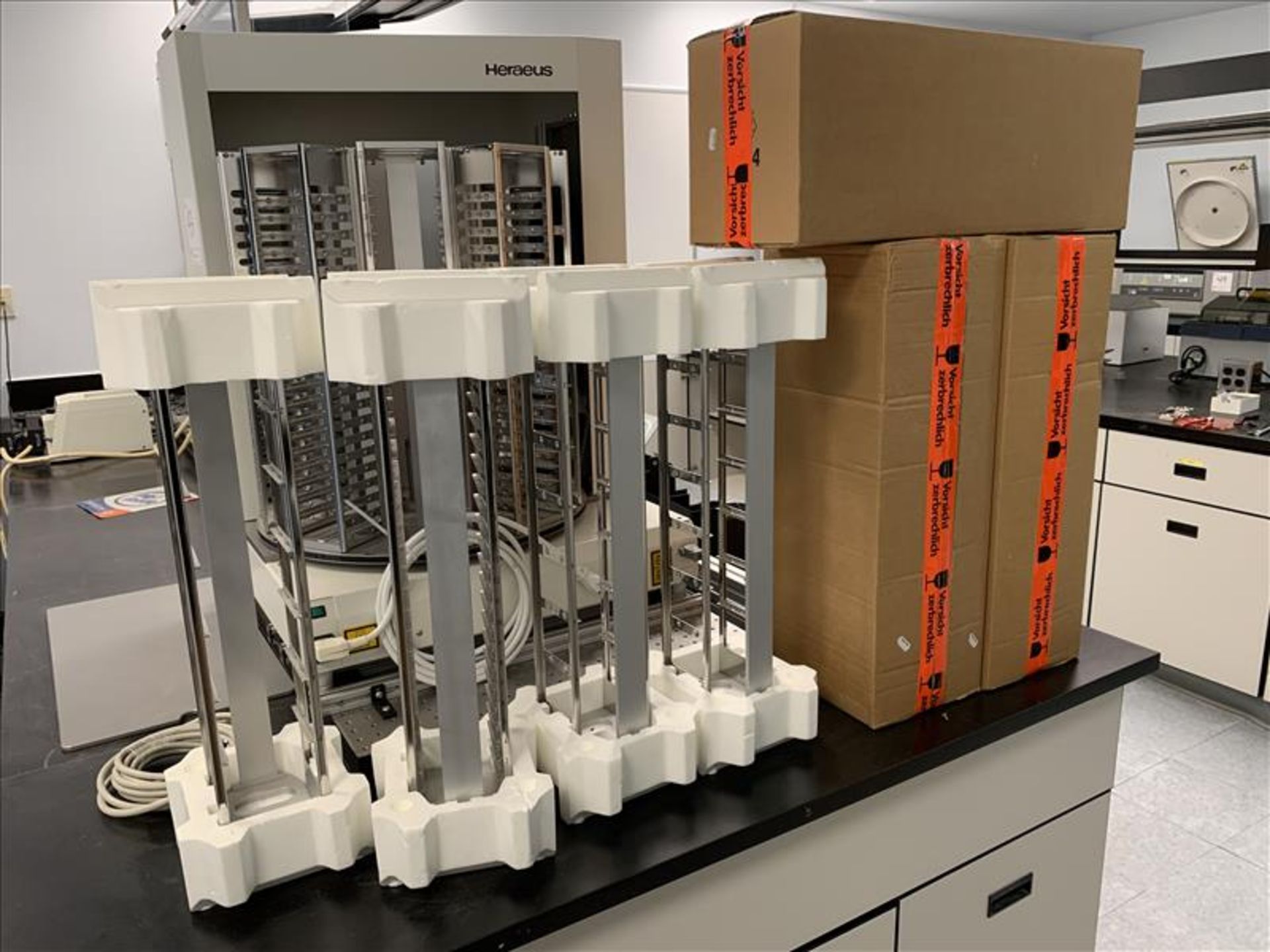 Beckman Coulter 96 Well Liquid Plate Handler, Cytomat Hotel, 6 Boxes of 96 Well Plates, 7 Extra - Image 9 of 13