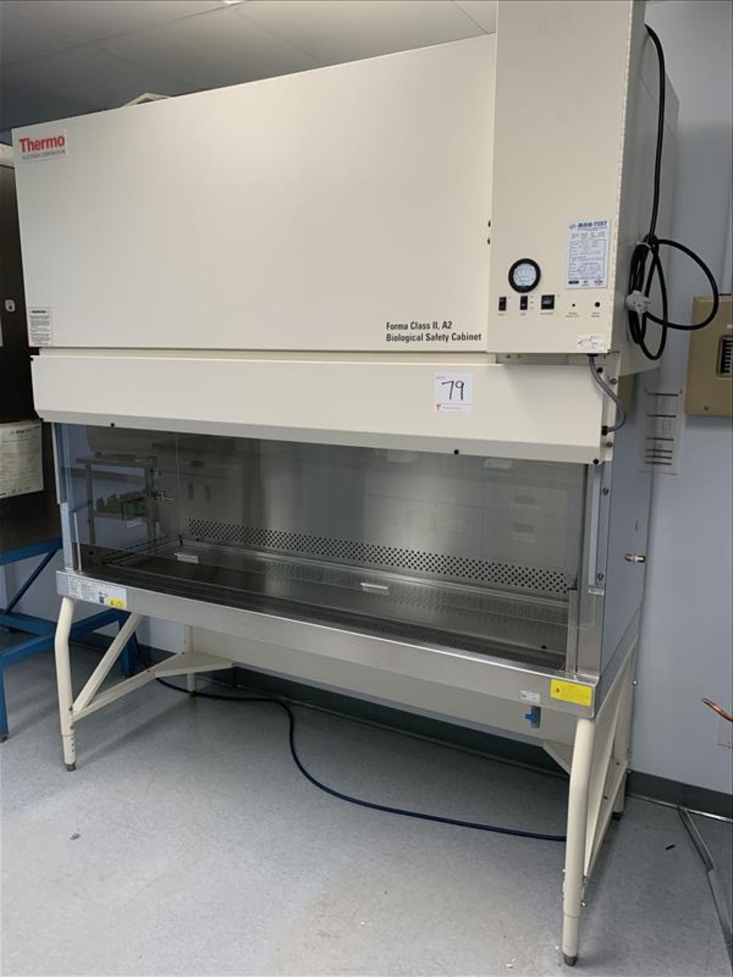 Thermo Electron 6 Ft. Class II, A2, Biosafety Cabinet, Stand mod. 1286 S/N 107428