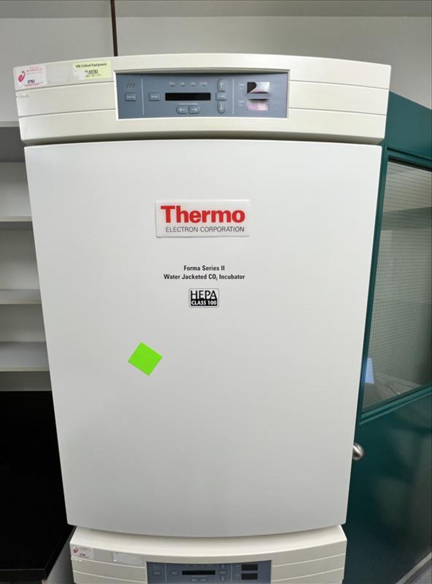 Thermo Electron Double Stack Water Jacketed CO2 Incubator mod. 3110 S/N 304596-27339 - Image 2 of 3