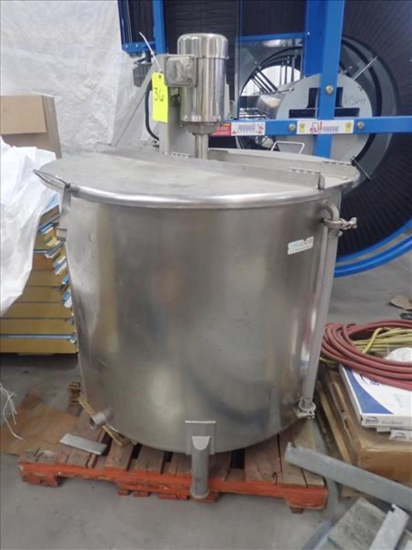 mixing tank, 42 in. dia. X 36 in., bottom discharge, 1.5 hp, stainless steel [Anjou Plant]