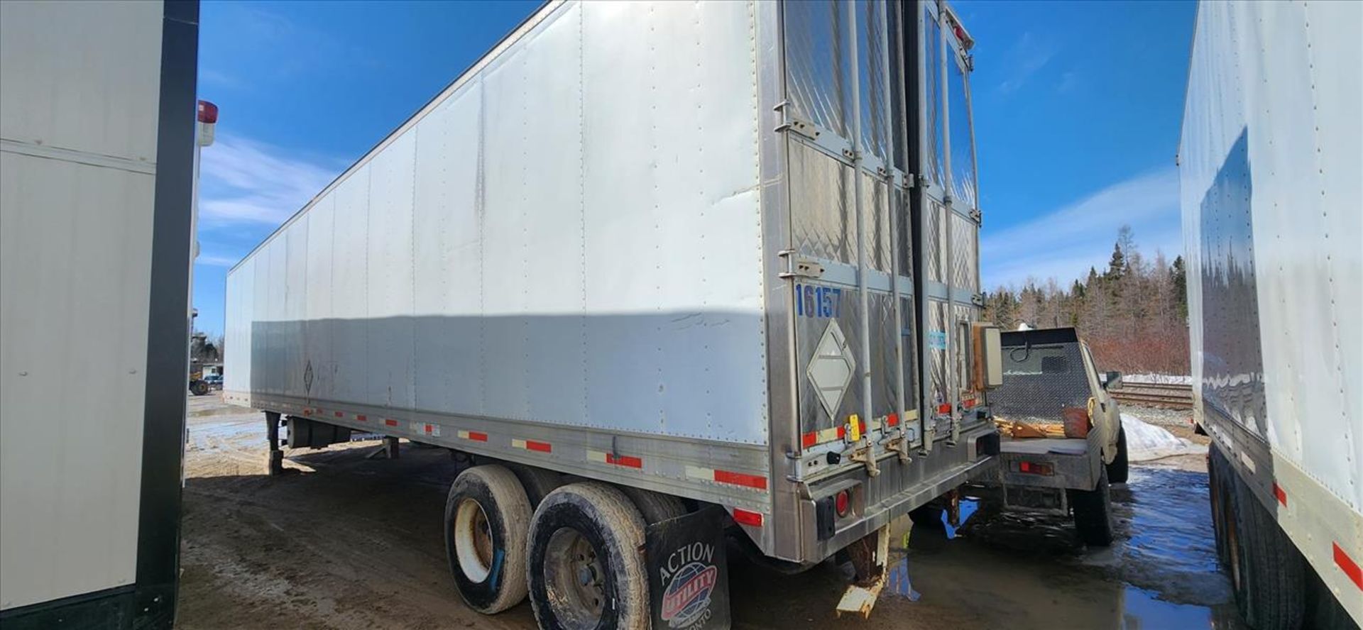 Utility hwy trailer, mod. 2000RX, VIN 1UYVS2481RM084607, 53 ft., T/A, aluminum deck, barn-doors (