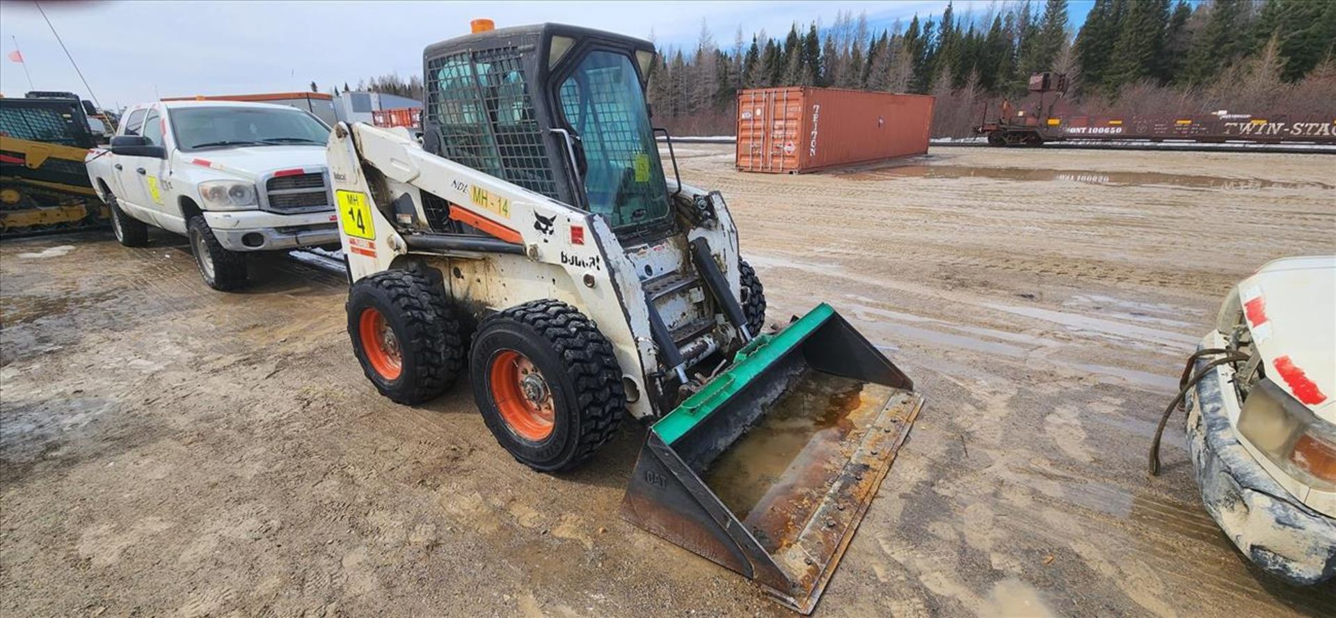 BobCat skidsteer, mod. S220 Turbo, ser. no. 526214558, approx. 621 hrs. (requires repair) w/ - Image 2 of 8