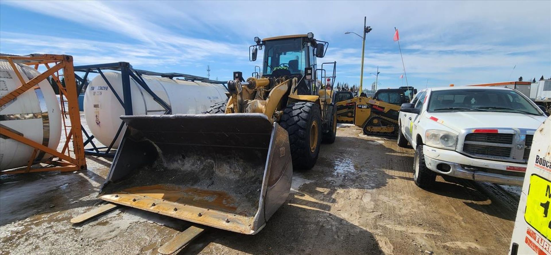 Caterpillar wheel loader, mod. 950H, ser. no. CAT0950HTK5K02784, approx. <17300 hrs. w/ bucket and - Image 2 of 7