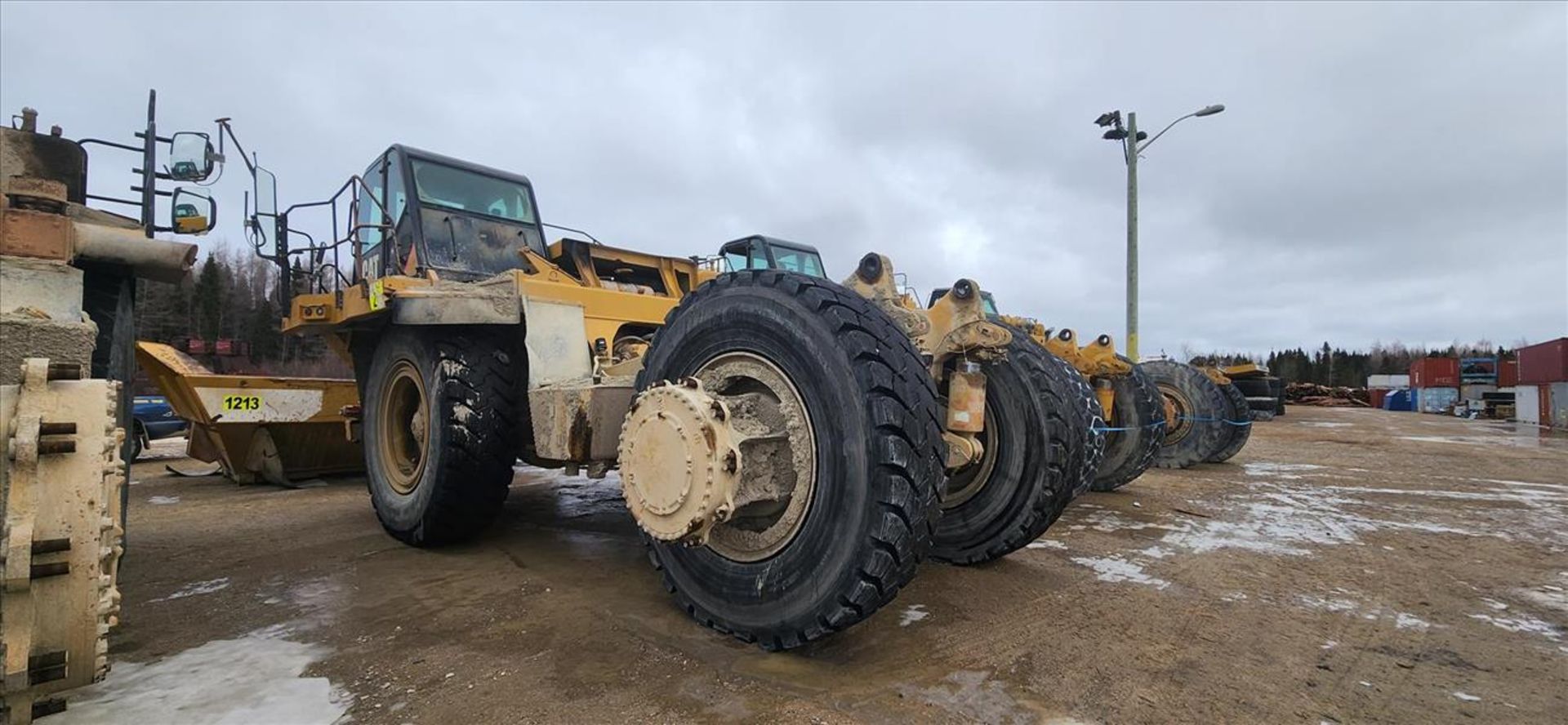 Caterpillar haul truck, mod. 777F, ser. no. CAT0777FLJRPO1382 approx. 57239 hrs. w/ dump box ( - Image 5 of 9