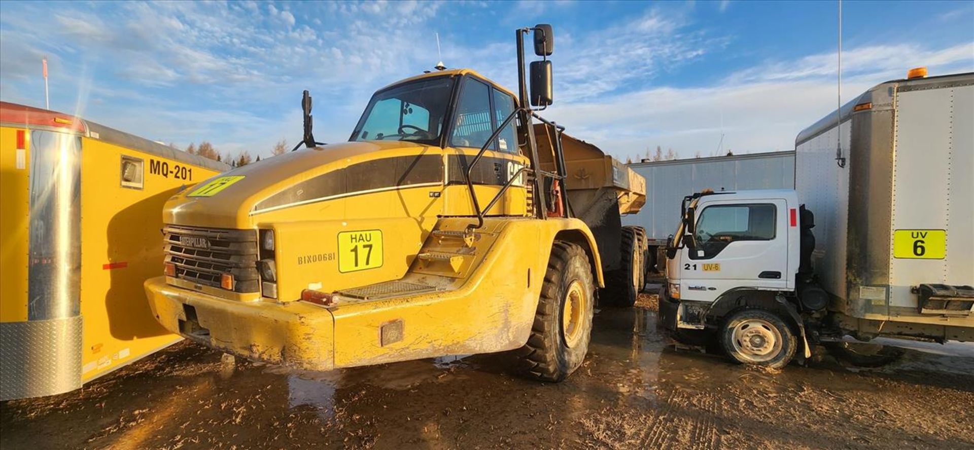 Caterpillar haul truck, mod. 735. ser. no. CAT00735LBIN00681, approx. 22641 hrs. w/ dump box