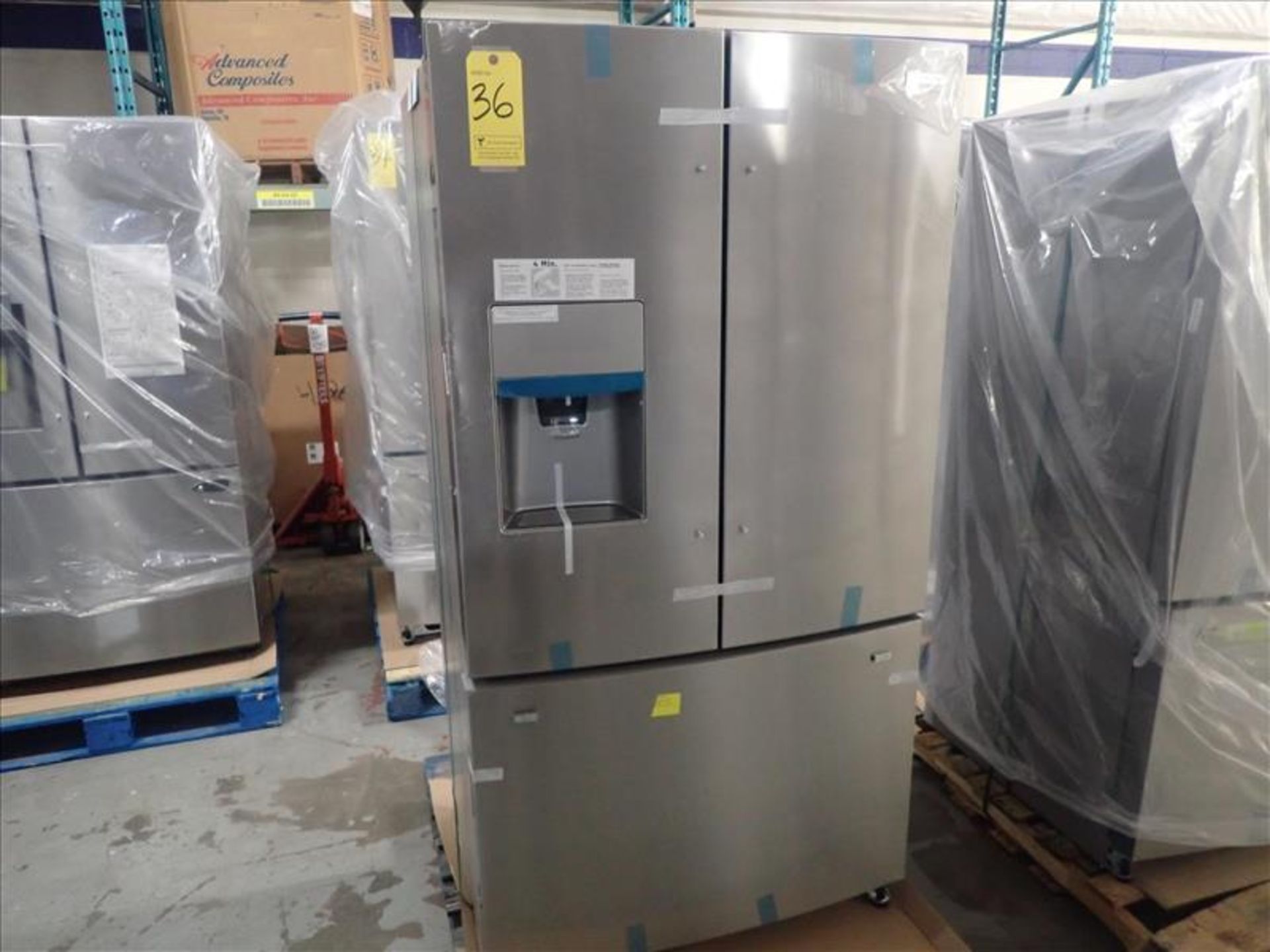 Frigidaire bottom freezer french door refrigerator, mod. LGHD2369TF8, ice maker, stainless steel