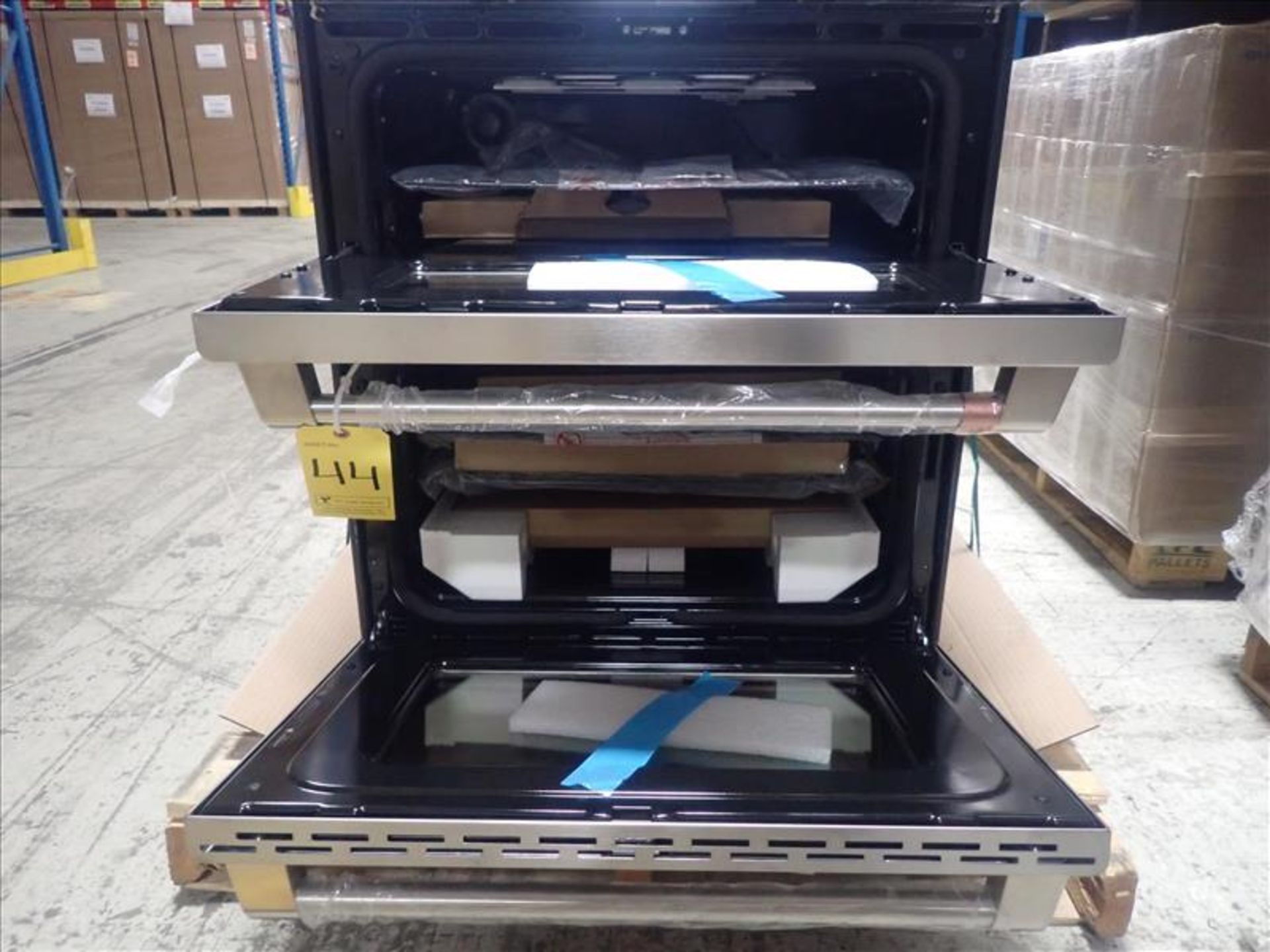 GE Cafe double-oven 6-burner range, mod. CCGS750P2MS1, stainless steel finish, 30 in. W, LNG/LPG, - Image 3 of 6