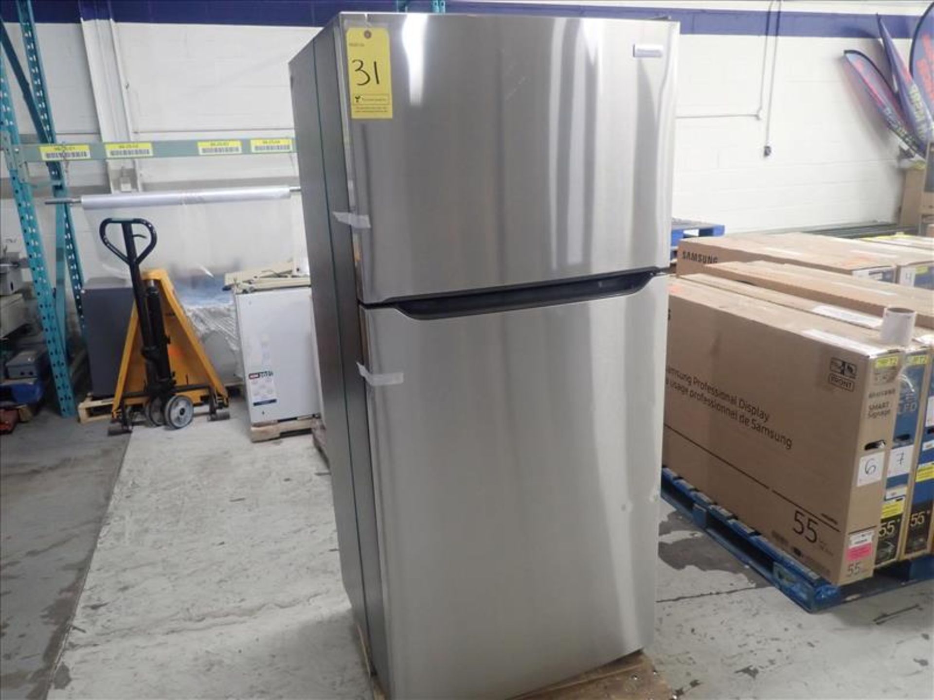 Frigidaire top freezer refrigerator, mod. FFHT1B35VS1, stainless steel finish, 30 in. W x 31 D x