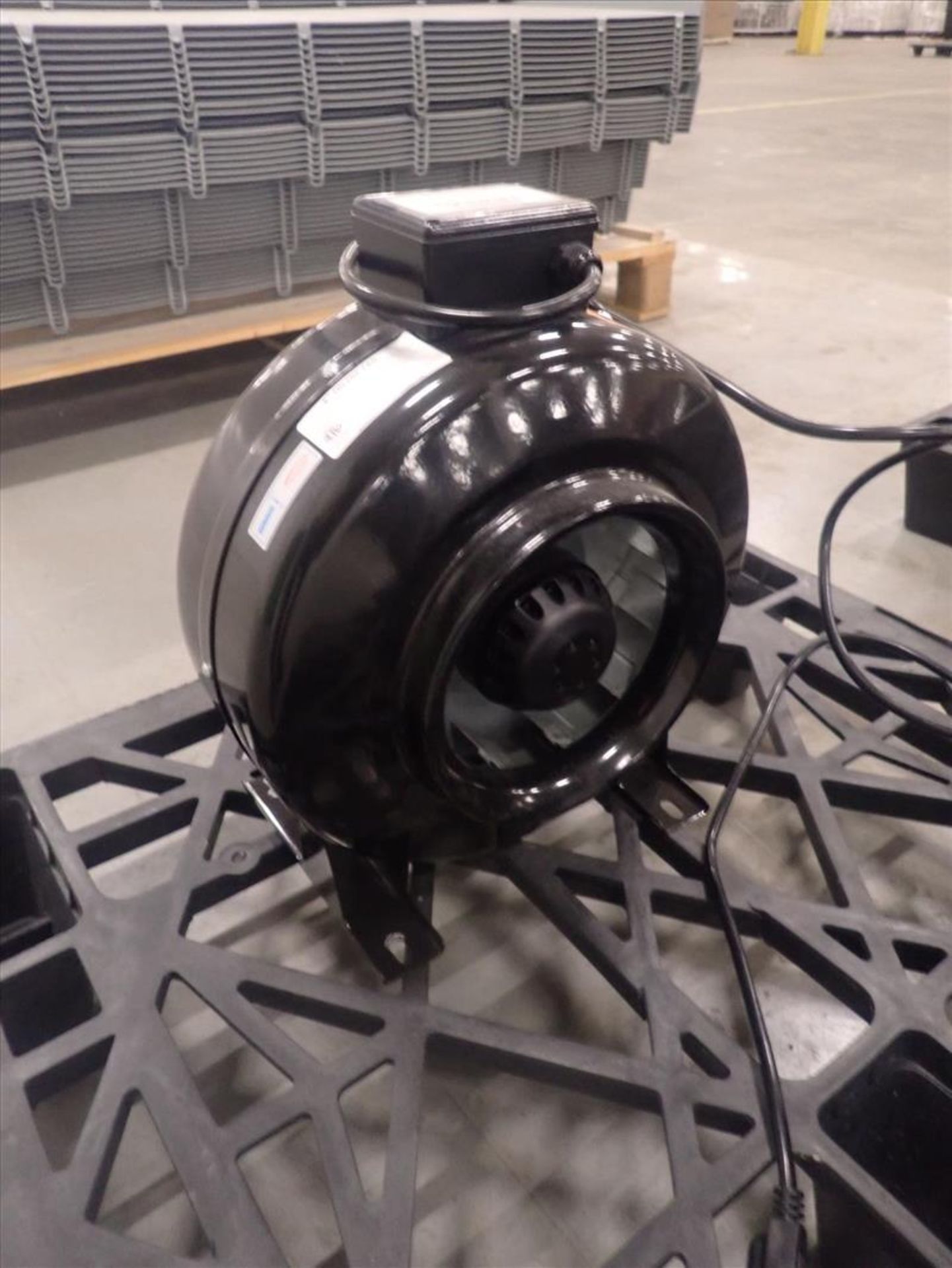 (8) Hurricane Stealth 8 in. inline duct fans, mod. 115378, 720 CFM, 3000 RPM - Image 3 of 5