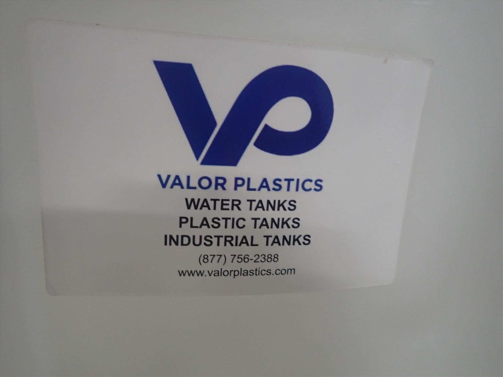 Valor poly tank, 200 gal. cap. - Image 2 of 2