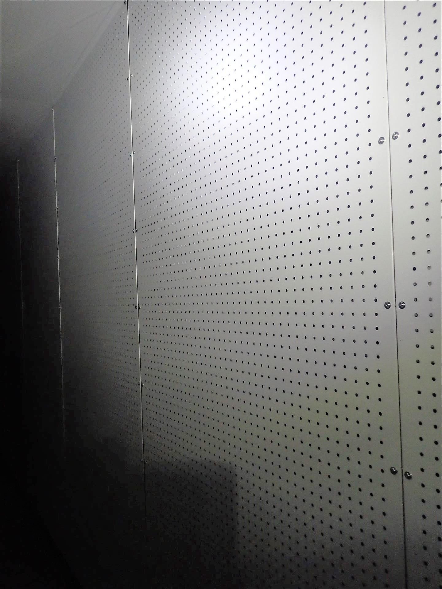 Conviron drying room, 50 ft. x 12 ft., ducting, perforated wall panels w/ Argus control panel, - Image 5 of 5