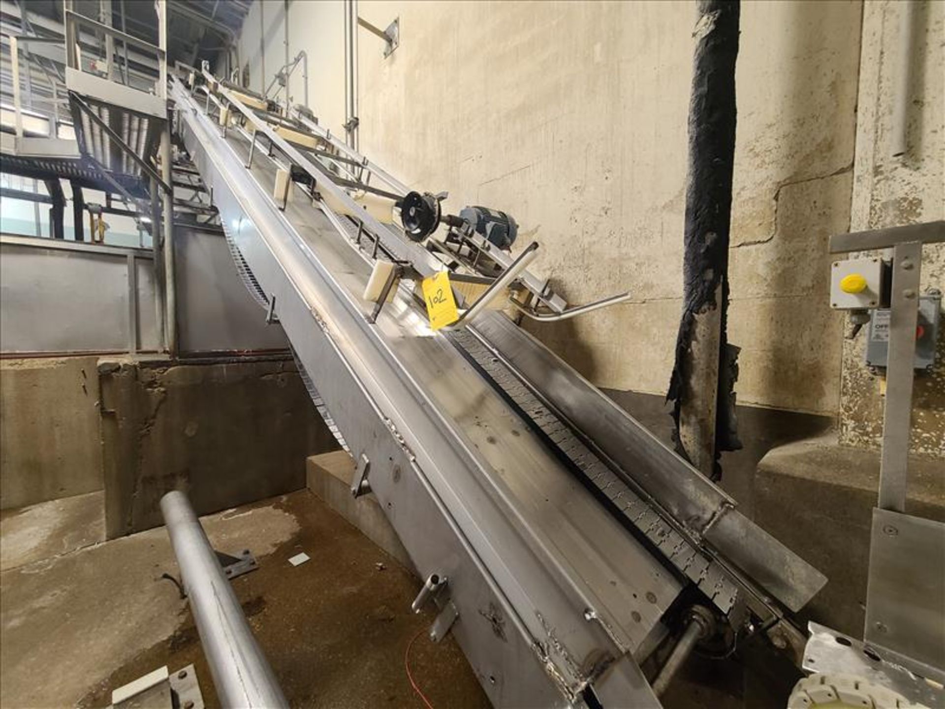 inclined belt conveyor, stainless steel, pwr, wash-down motor 1.5 hp, approx. 24 in. x 15 ft. [