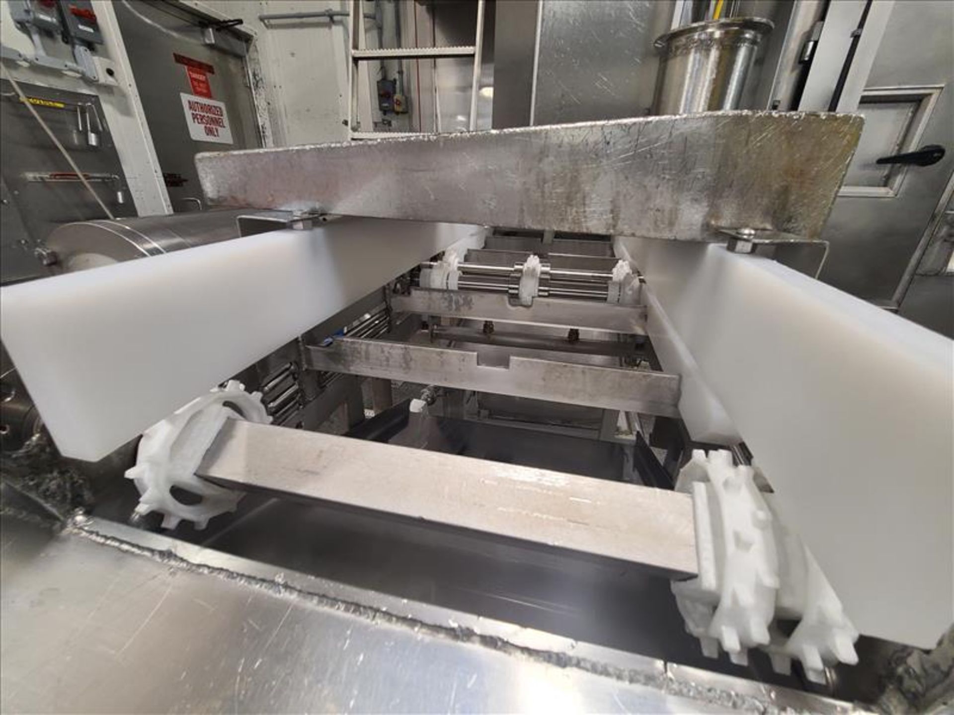 exit belt conveyor, stainless steel, pwr, 0.75 hp wash-down motor, 20 in. x 10 ft. [Loc. Packaging/ - Image 4 of 6