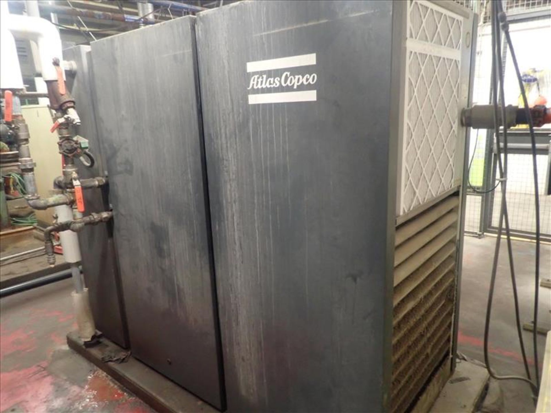 AtlasCapco air compressor, mod. GA90VSD, ser. no. API650189, 602.8 CFM, 125 hp w/ n-drive and - Image 2 of 4