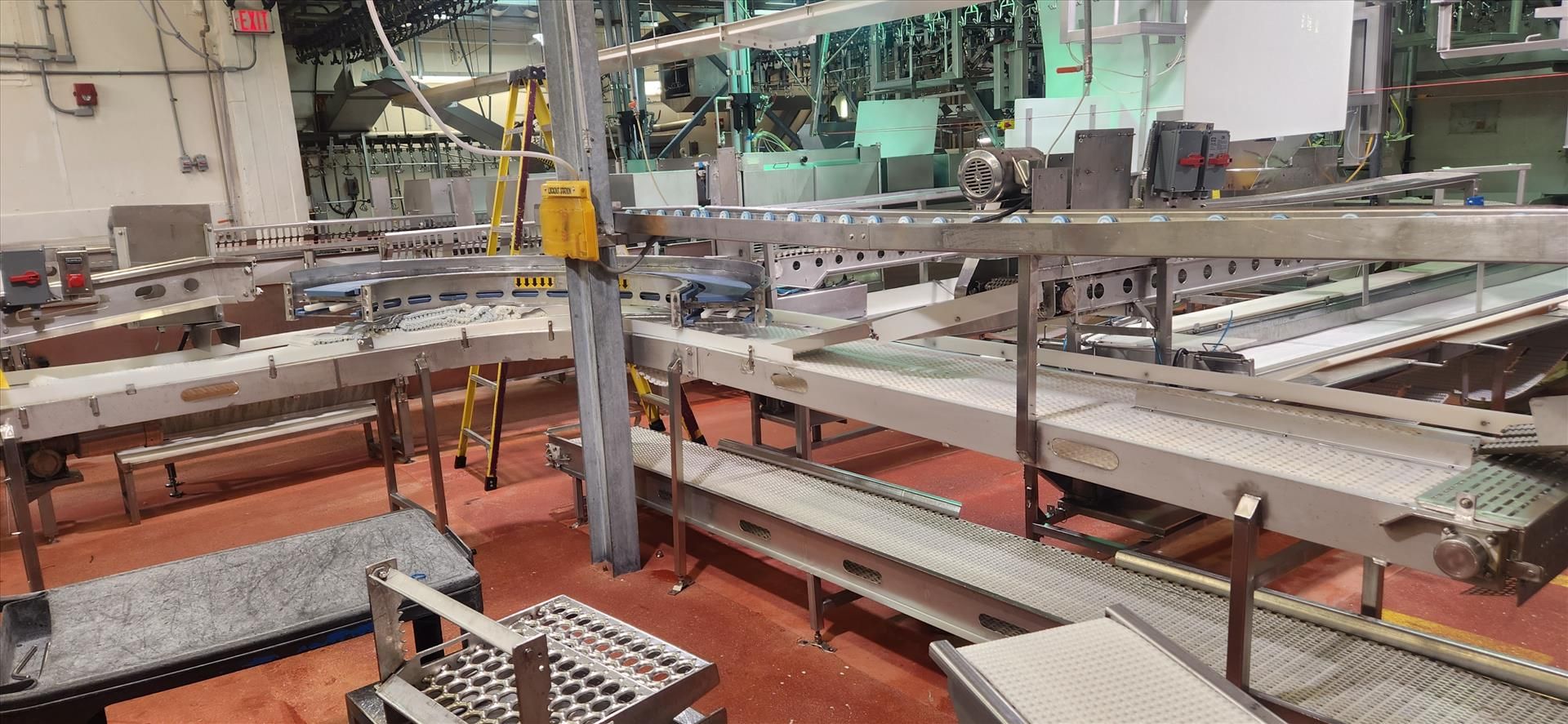 conveyor, 2-belt, 45 deg. turn, stainless steel frame, approx., power, 10/10 in. x 20 ft. w/ top