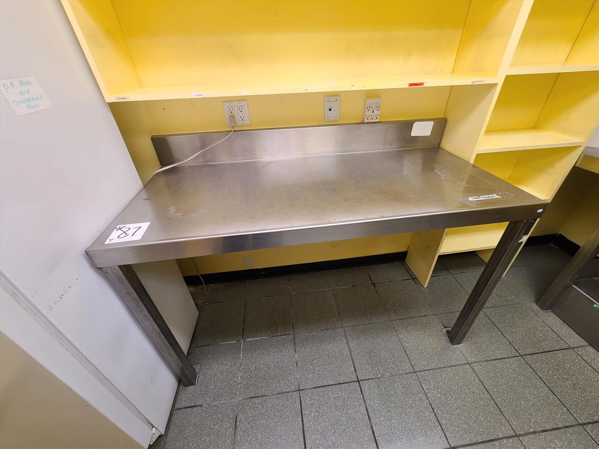 counter, stainless steel, approx. 28 in. x 22 ft. w/ sink [Loc. Lab] - Image 4 of 4