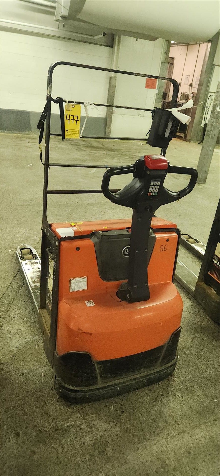 BT walk-behind electric pallet truck, mod. Levio LWE250, 2500 lbs. cap., 24V c/w battery (code 1