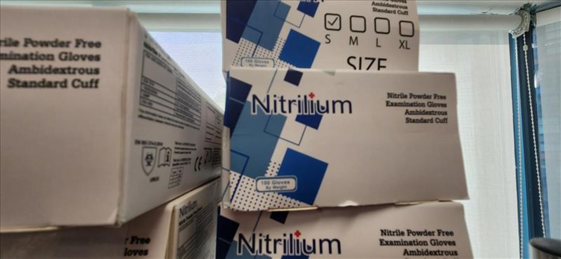 (7) Nitrilium Nitrile Gloves size small - Image 2 of 2