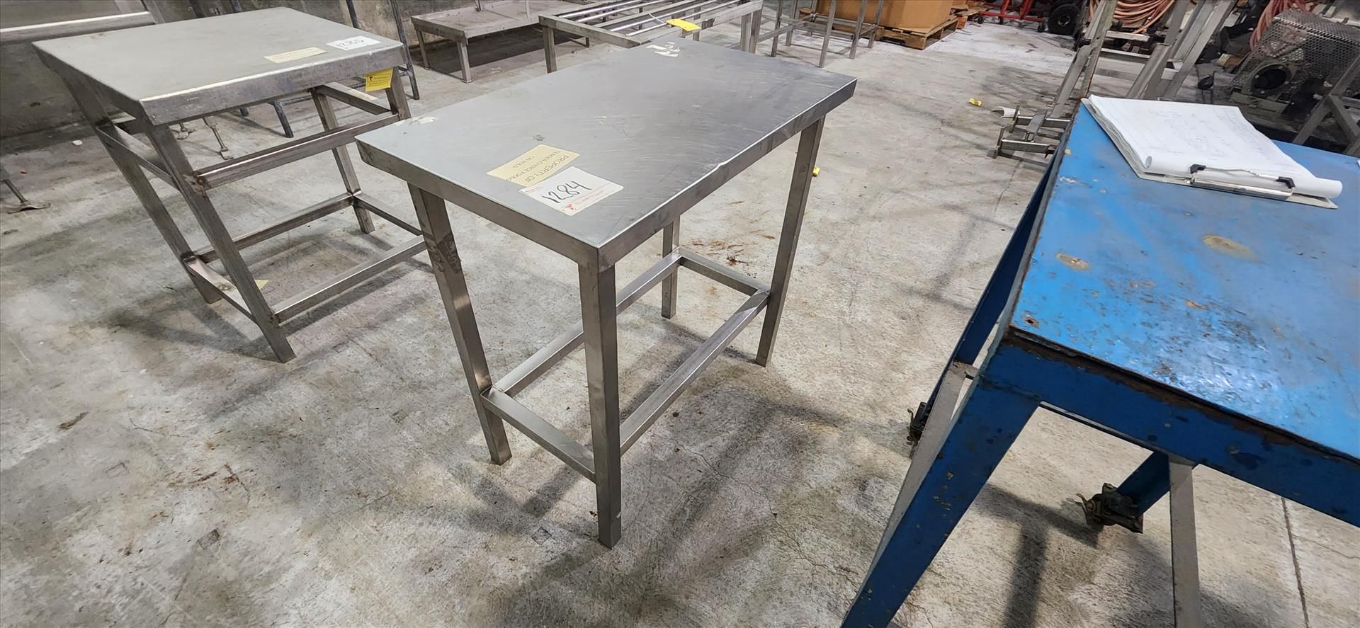 table, stainless steel, approx. 19 in. x 34 in. [TAG 1284 - LOC Brockley Dr.]