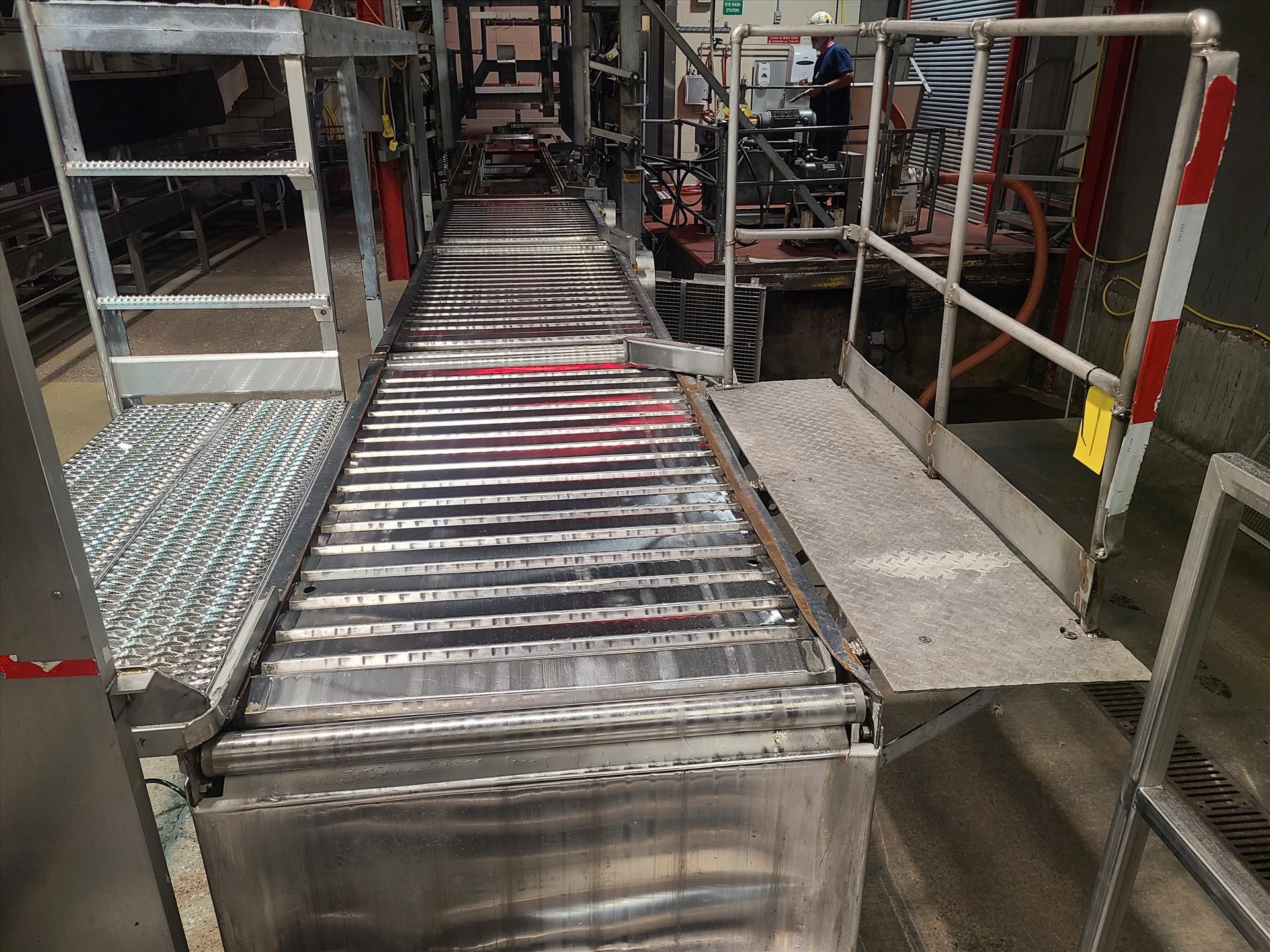 Stork tray conveyor, stainless steel, approx. 36 in. x 20 ft., power [Loc. Live Rec./Kill] - Image 2 of 2