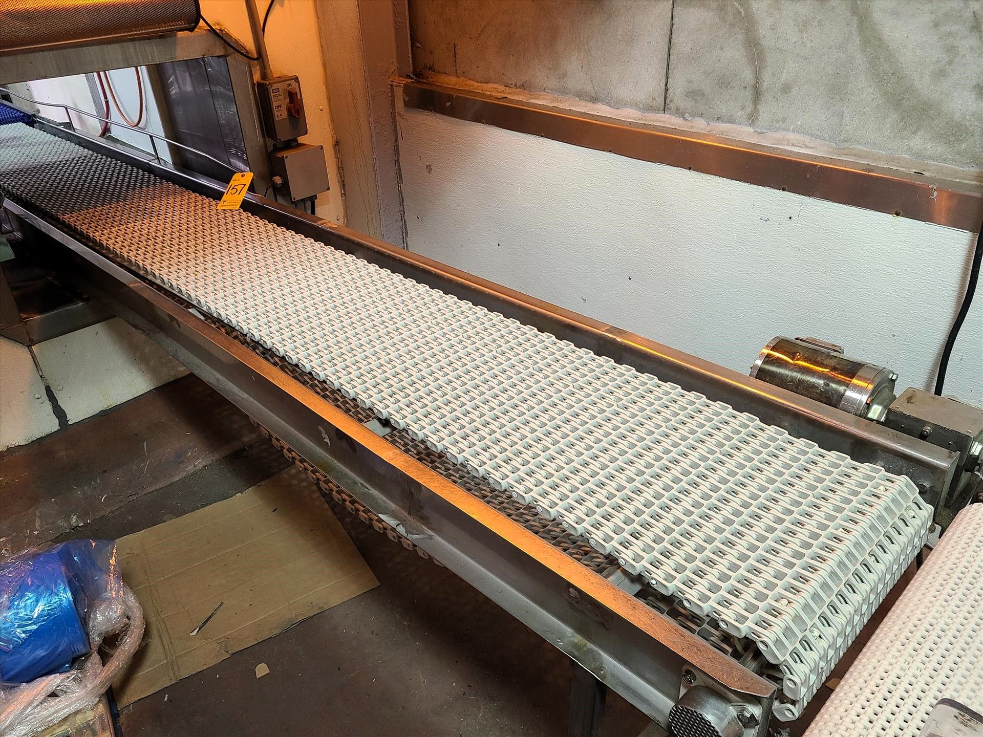 belt conveyor, approx. 16 in. x 14 ft., washdown motor, stainless steel [Loc. Whole Bird]