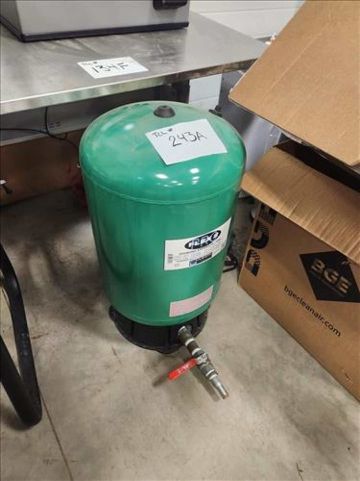 ProFlex2 hydronic expansion tank, mod. SHXT40, 20 gal. [Loc. Warehouse]