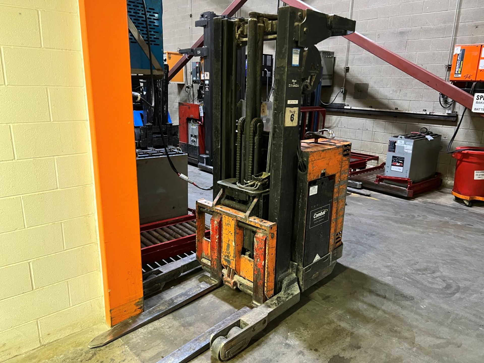 Stand Up Forklift - Image 3 of 6