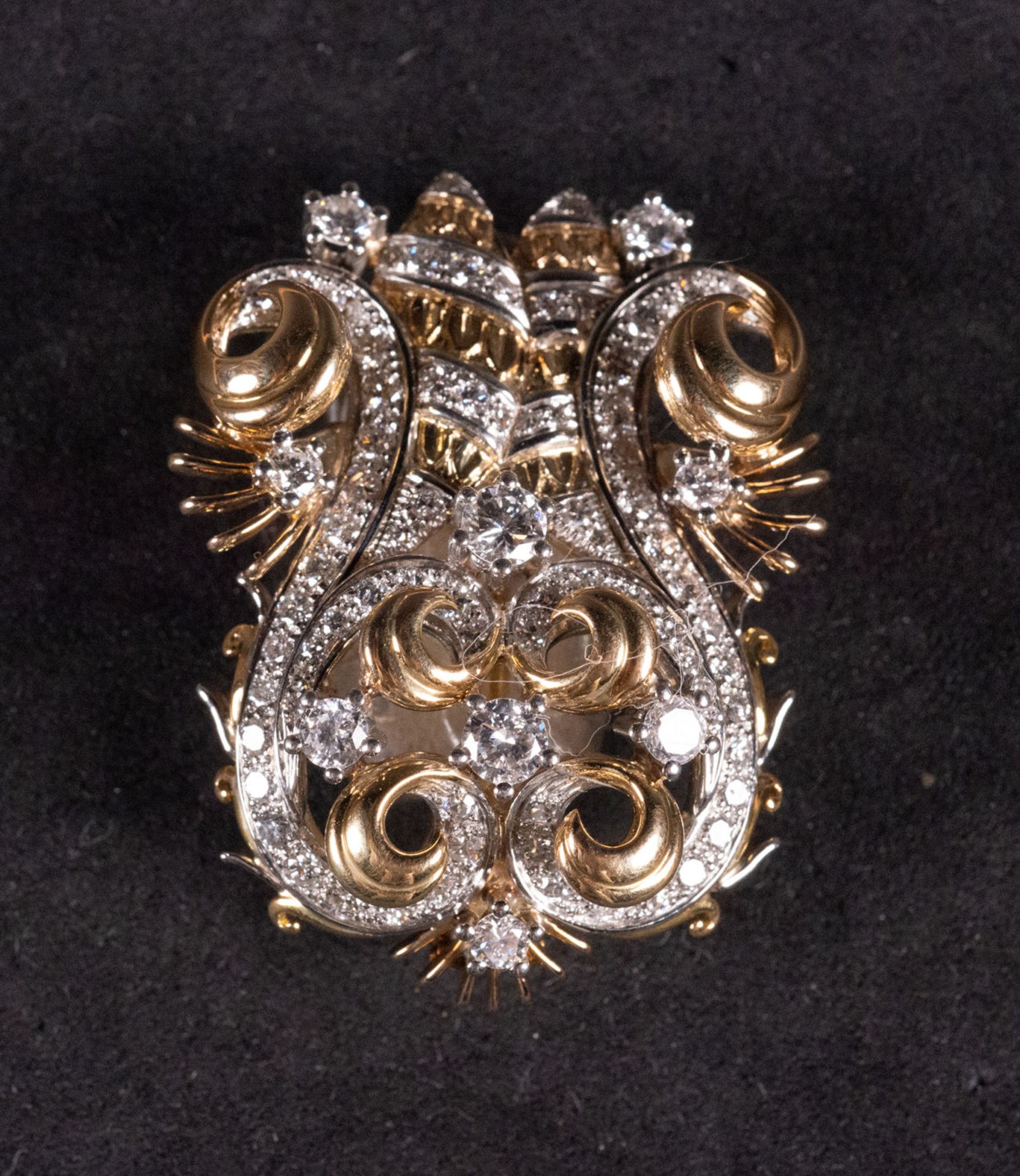 18k yellow gold and 1ct diamond brooch