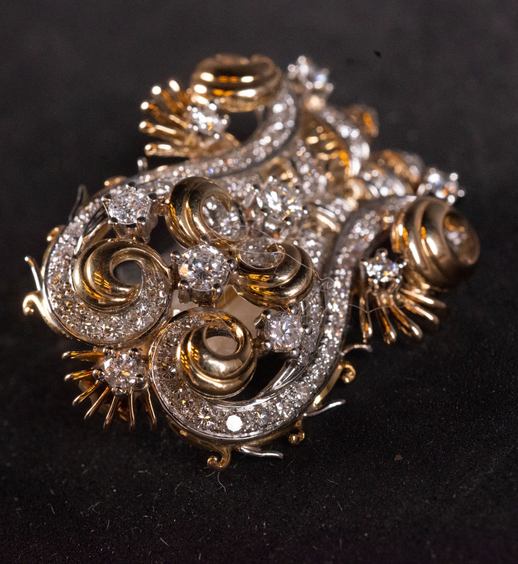 18k yellow gold and 1ct diamond brooch - Image 4 of 6