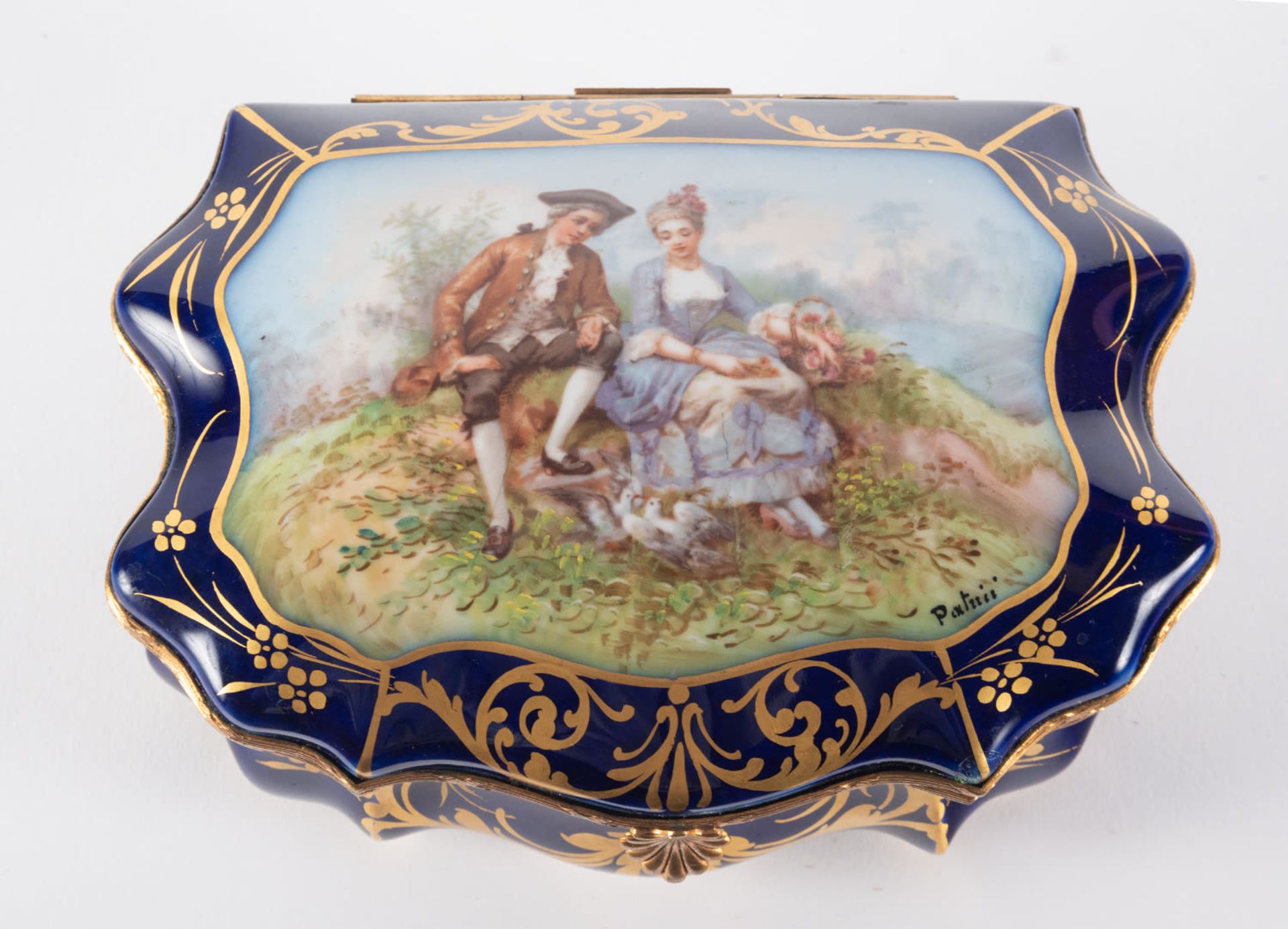 Enamelled Sèvres porcelain jewelry box, 19th century, Chateau de les Etoiles series - Image 3 of 6