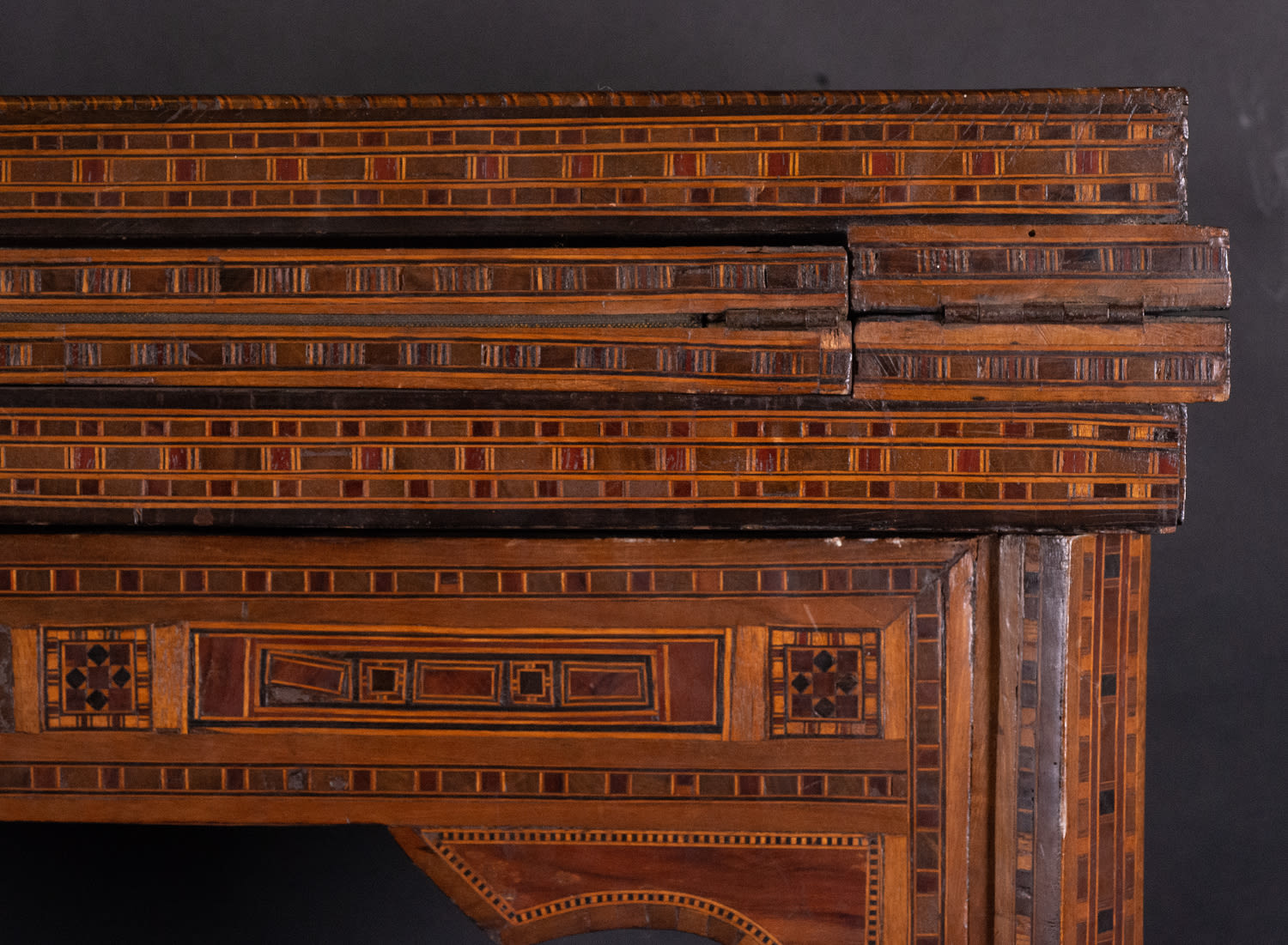 Important Games Table from Granada in Wood and Mother of Pearl Inlay, 19th century - Image 2 of 15