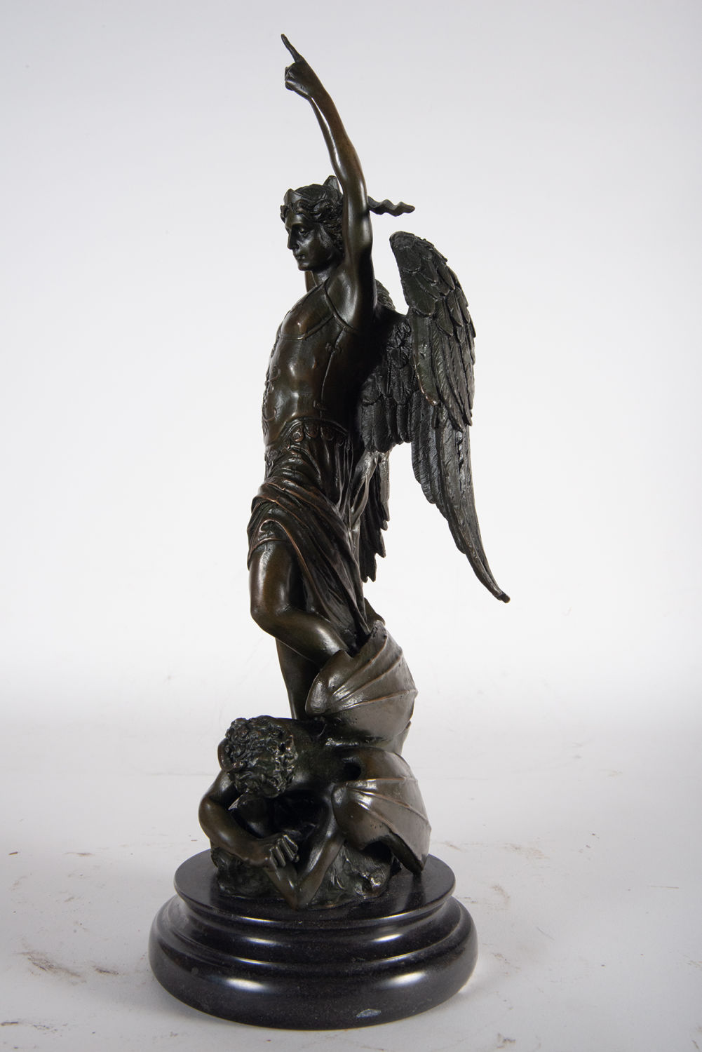 Saint Michael the Archangel Defeating the Evil One in patinated bronze, XIX - XX Centuries - Image 5 of 6